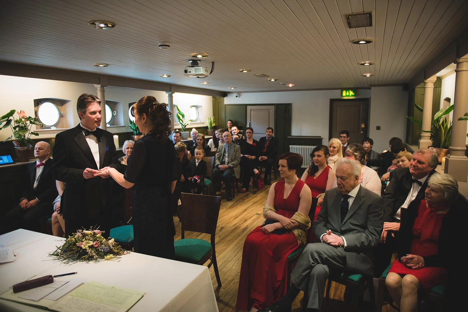 Glassboat-bristol-wedding-photography-38.jpg