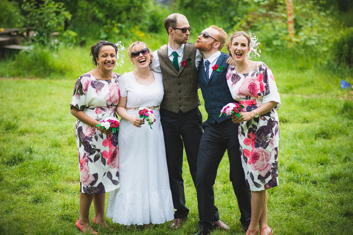 fun natural group wedding pictures