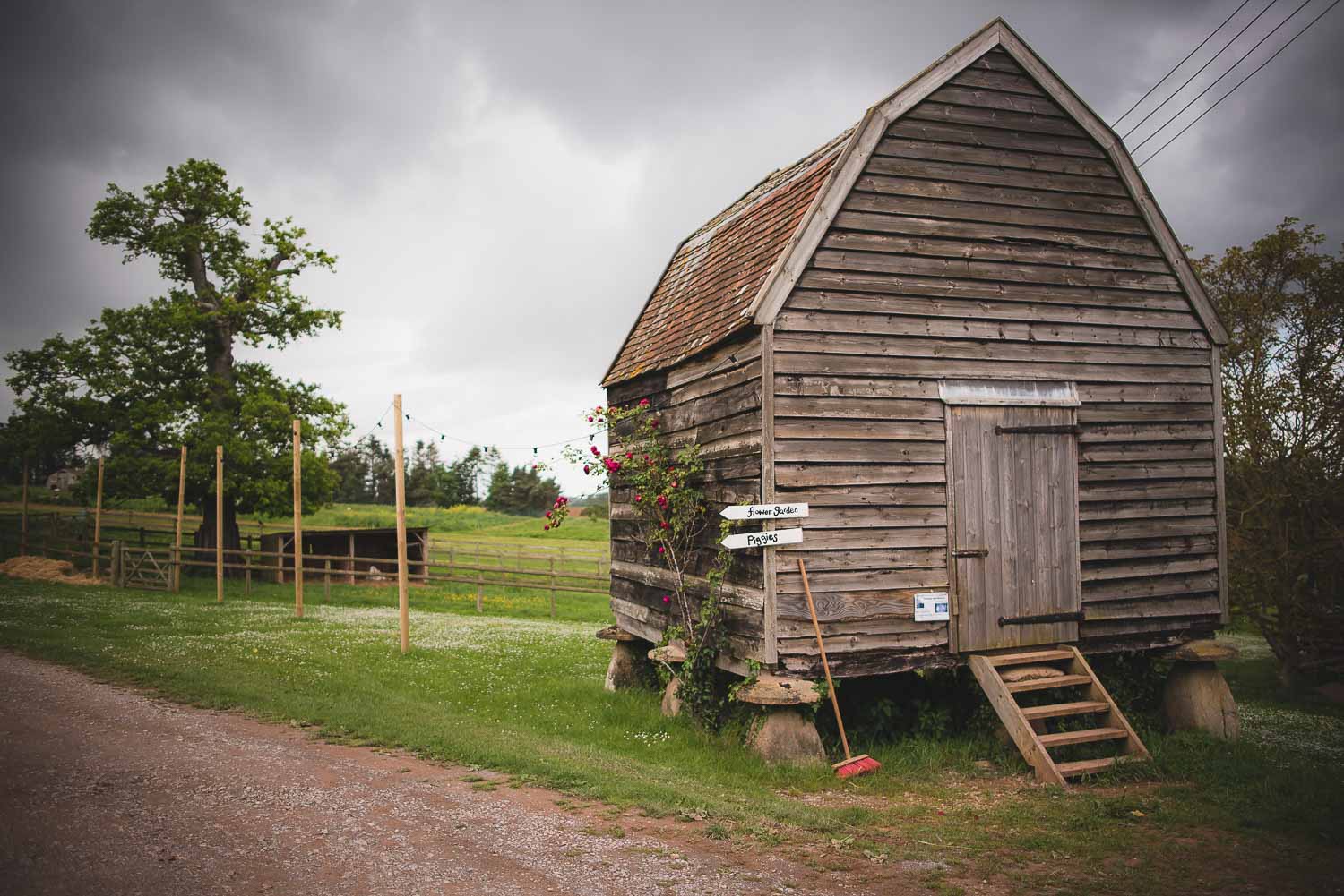 huntstile-organic-farm-wedding-photography-10.jpg