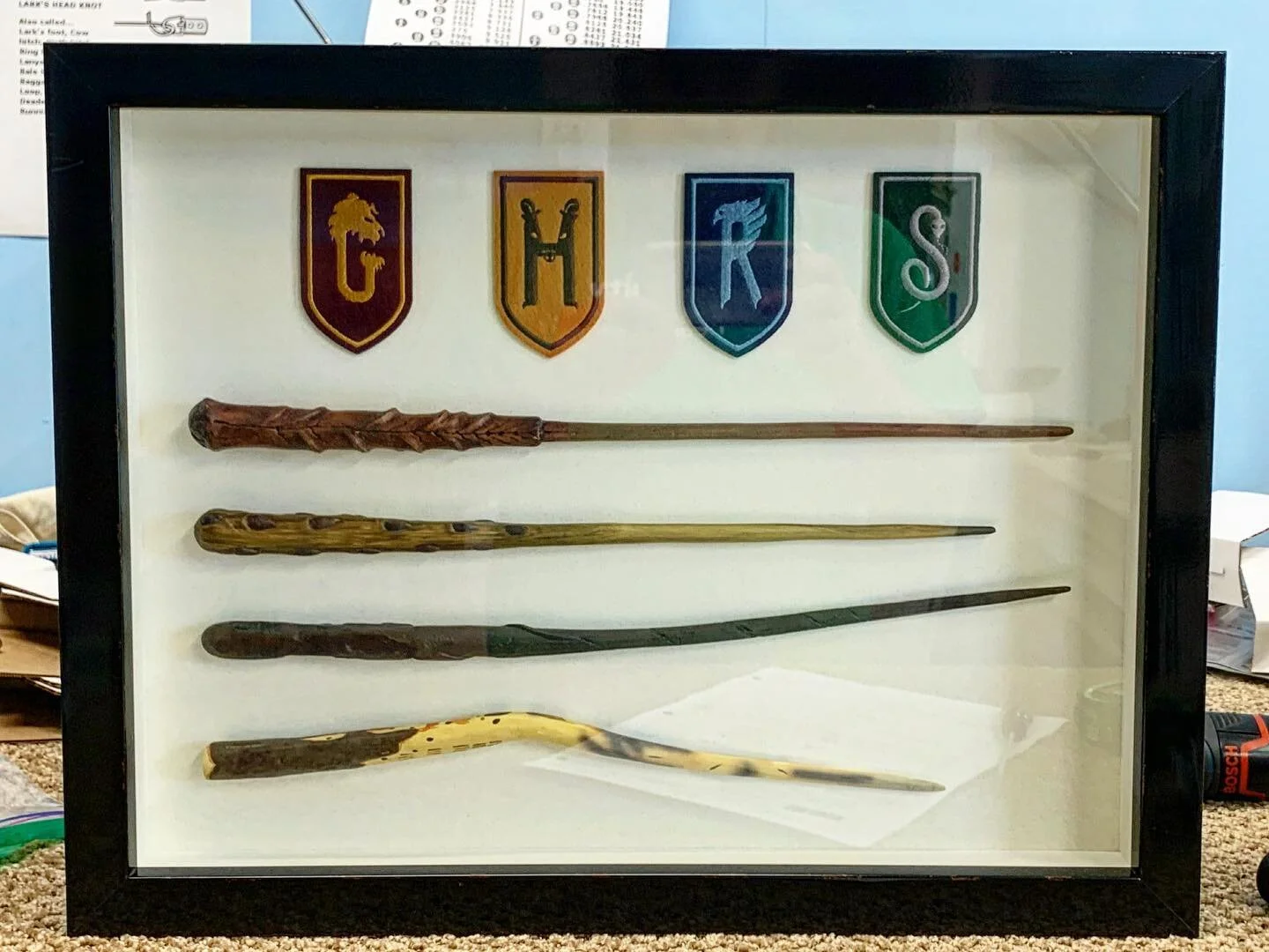 Doing some wizarding in the shop. 
Harry Potter wands and patches shadow box. 

#parkplacearts #customframing #shadowbox #collectables #harrypotter #wizardwands