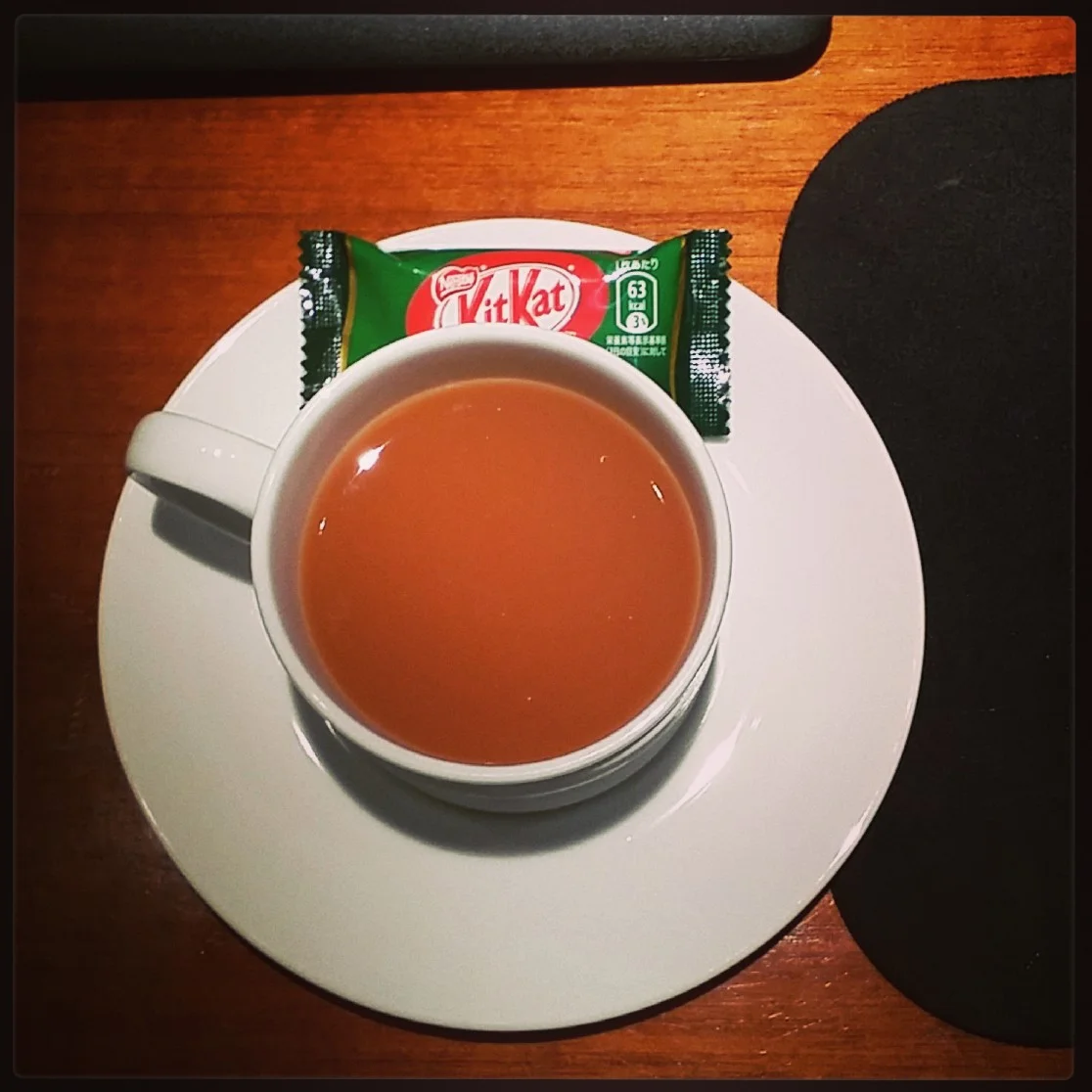 Irish Breakfast tea with a green tea kit kat bar