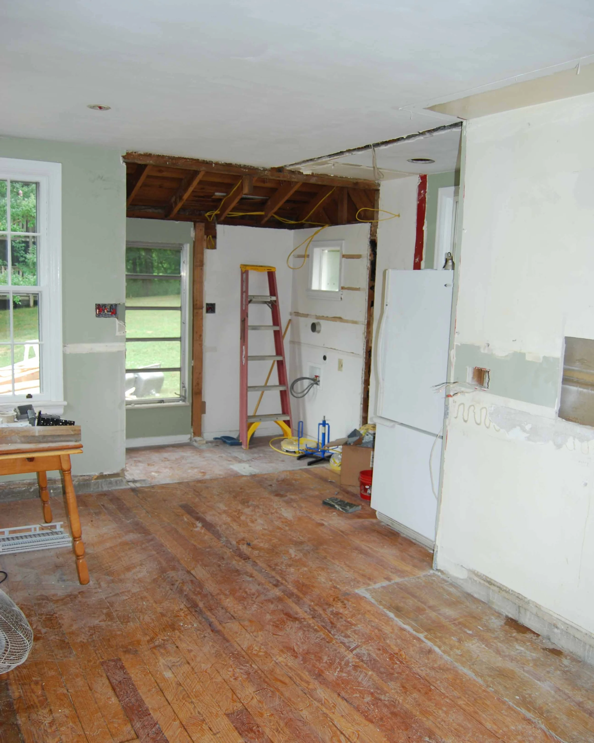 KITCHEN BEFORE