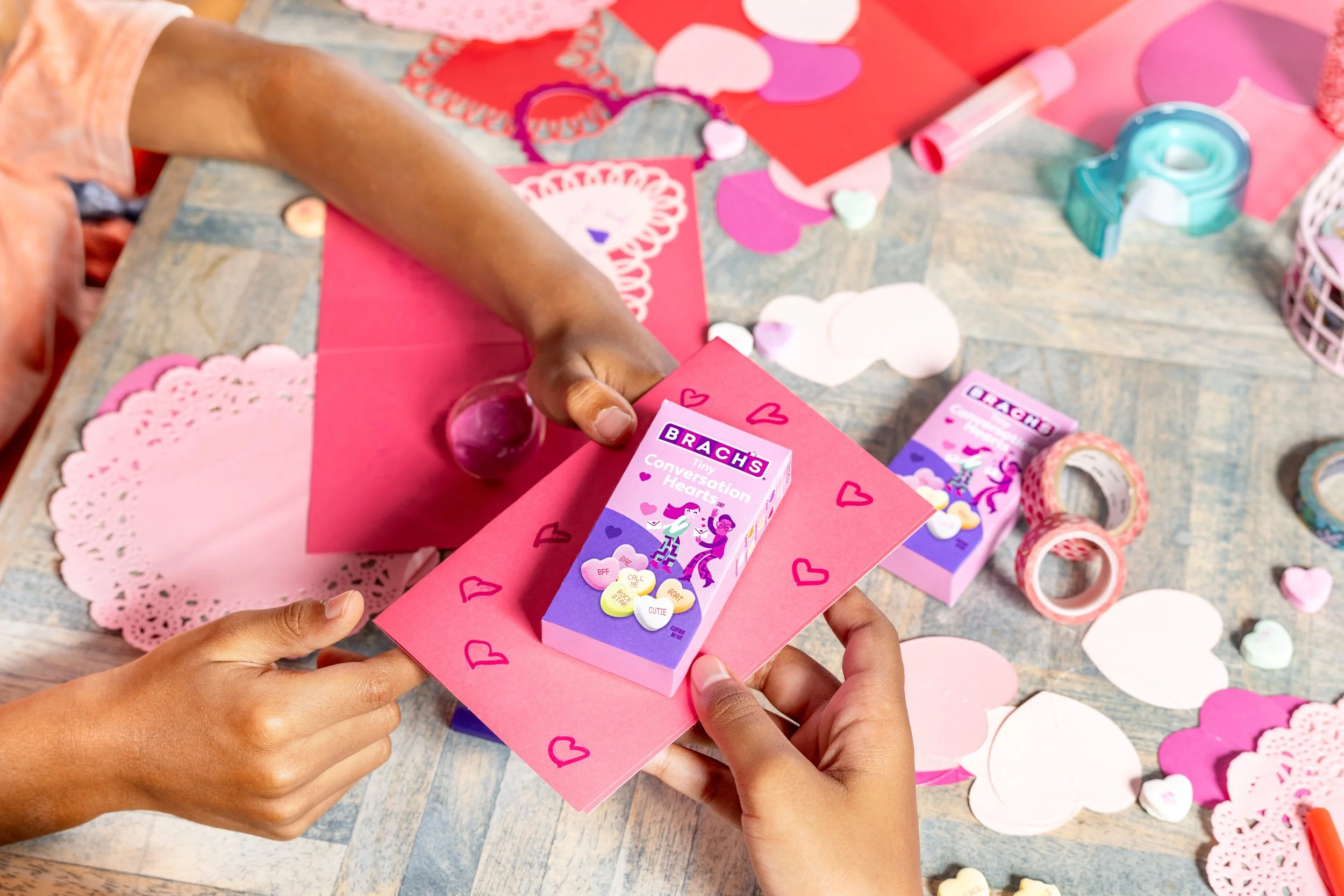 20230727_Brachs_VDAY_PRODUCT_MOMENT_0598.jpg