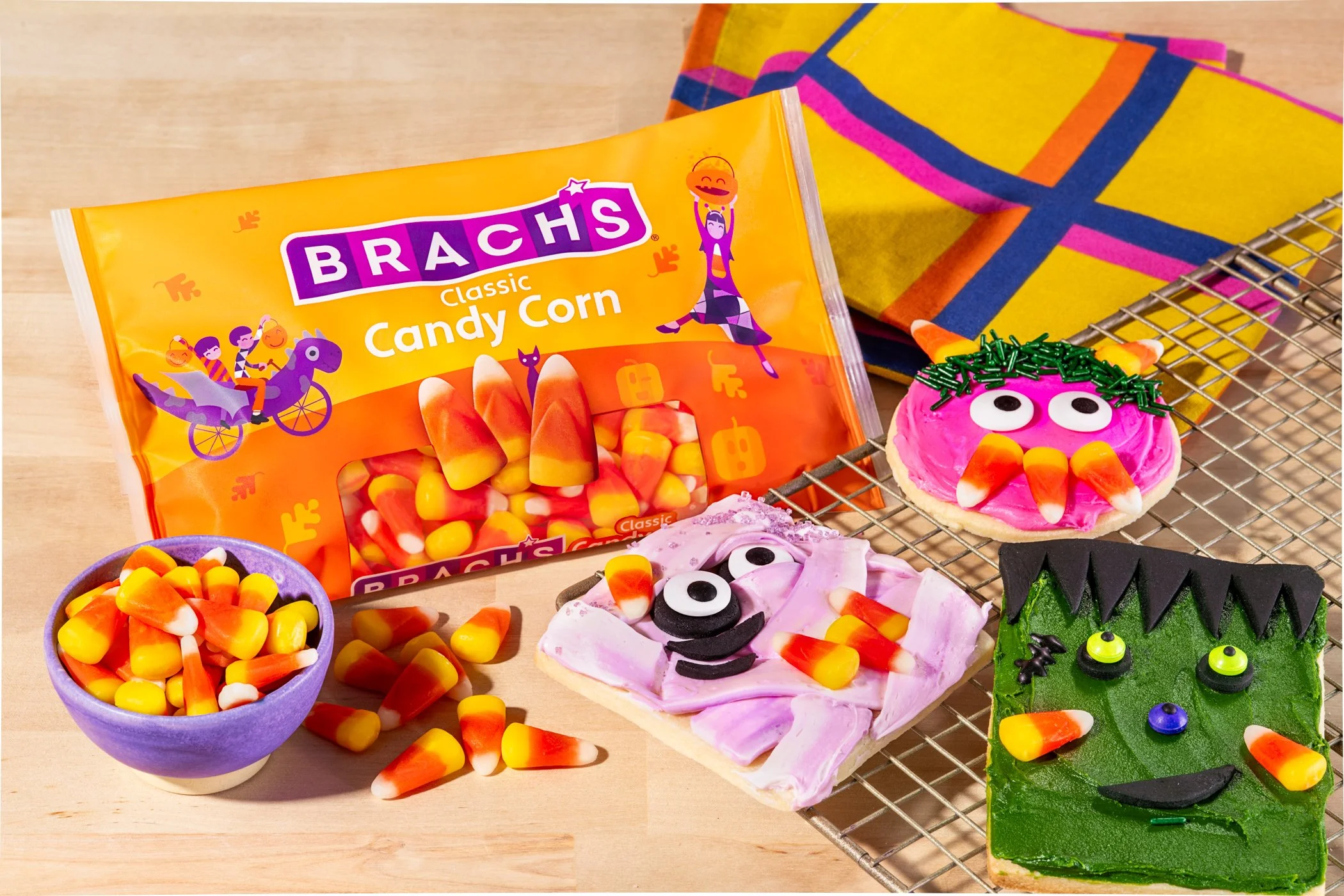 20230727_Brachs_HALLOWEEN_RECIPE_HERO_0258_sm.jpg