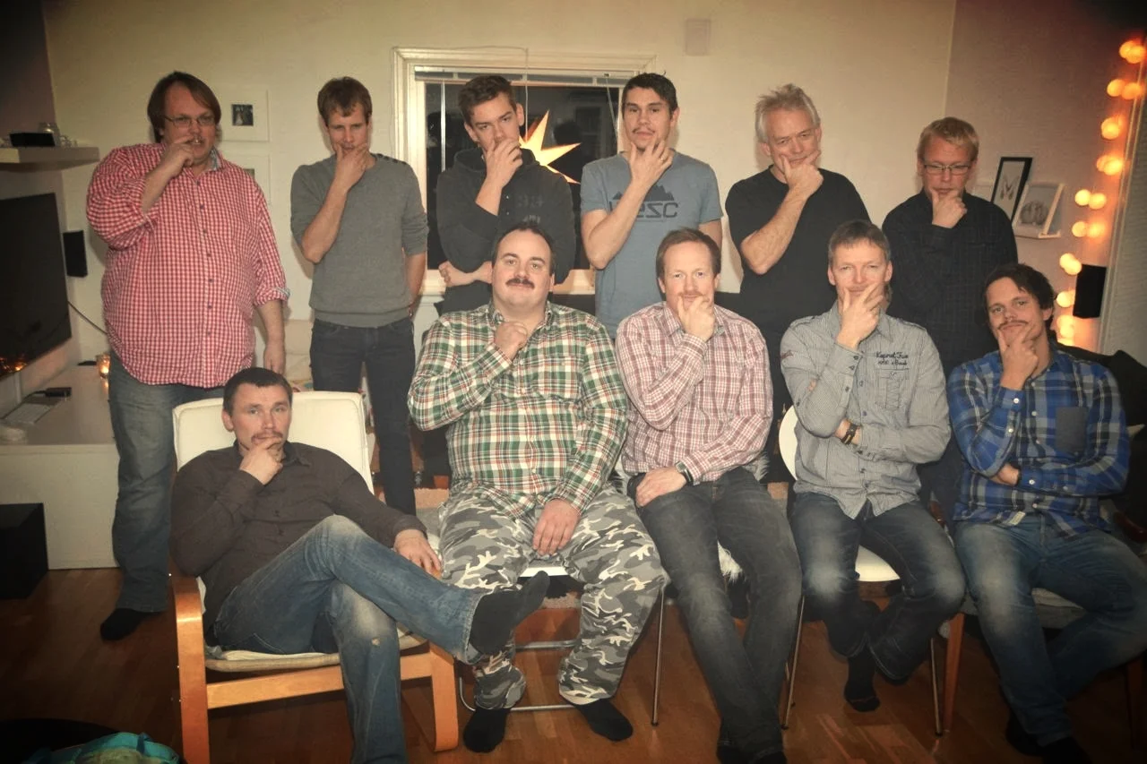 Gjengen som var samla til bartefest, fredag 29. november.