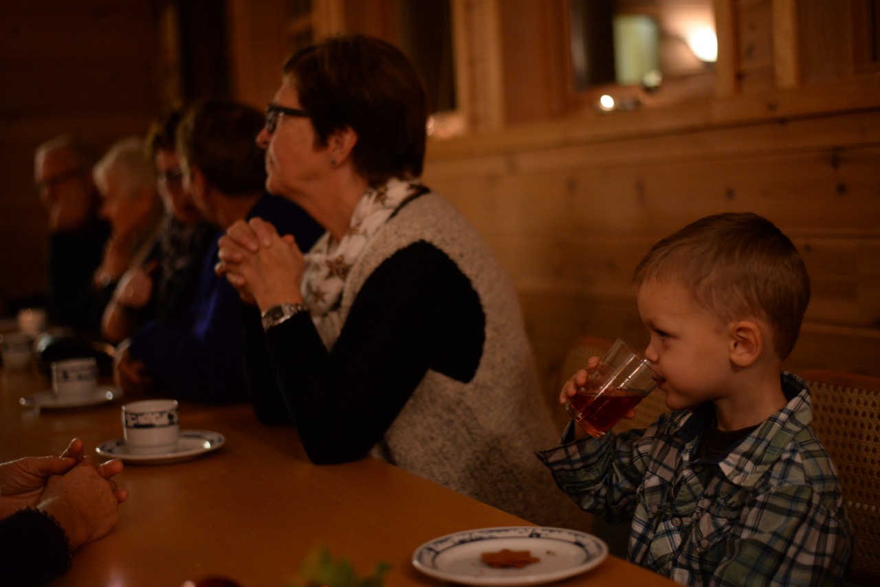 Vi syng jula inn 2014