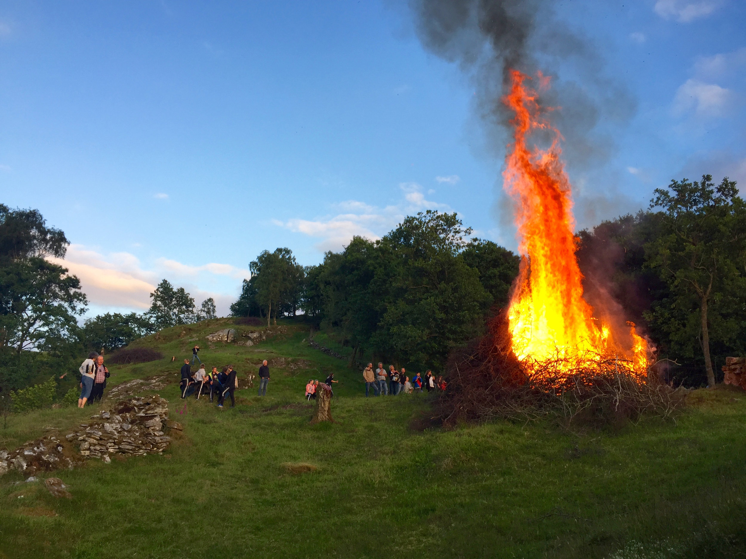 Slik såg det ut då Fognbuen feira St.Hans i Bøvågen i 2016