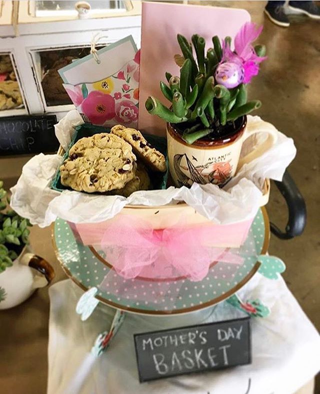 It's that time again! The Cookie Cult is offering our special Mother's Day Baskets for sale this week on the website. Customize a sweet little basket for Mom with your choice of 1/2 dozen cookies, a candle, journal, card, and a small succulent. Order