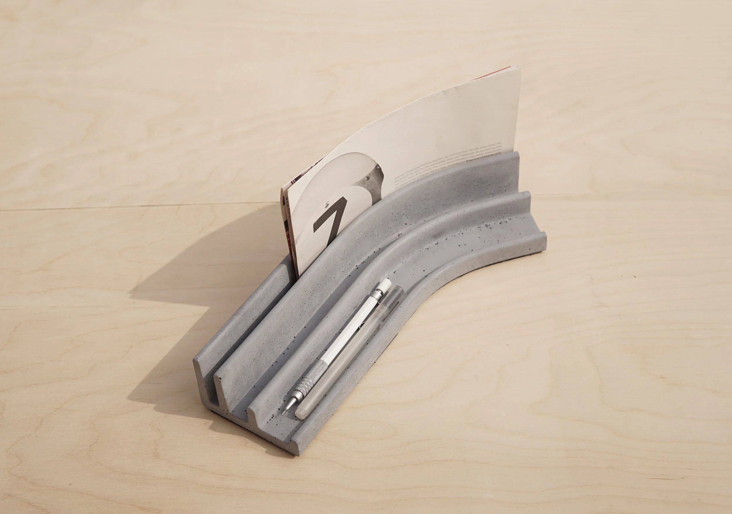 EXTRUDE DESK ORGANIZER (2).jpg