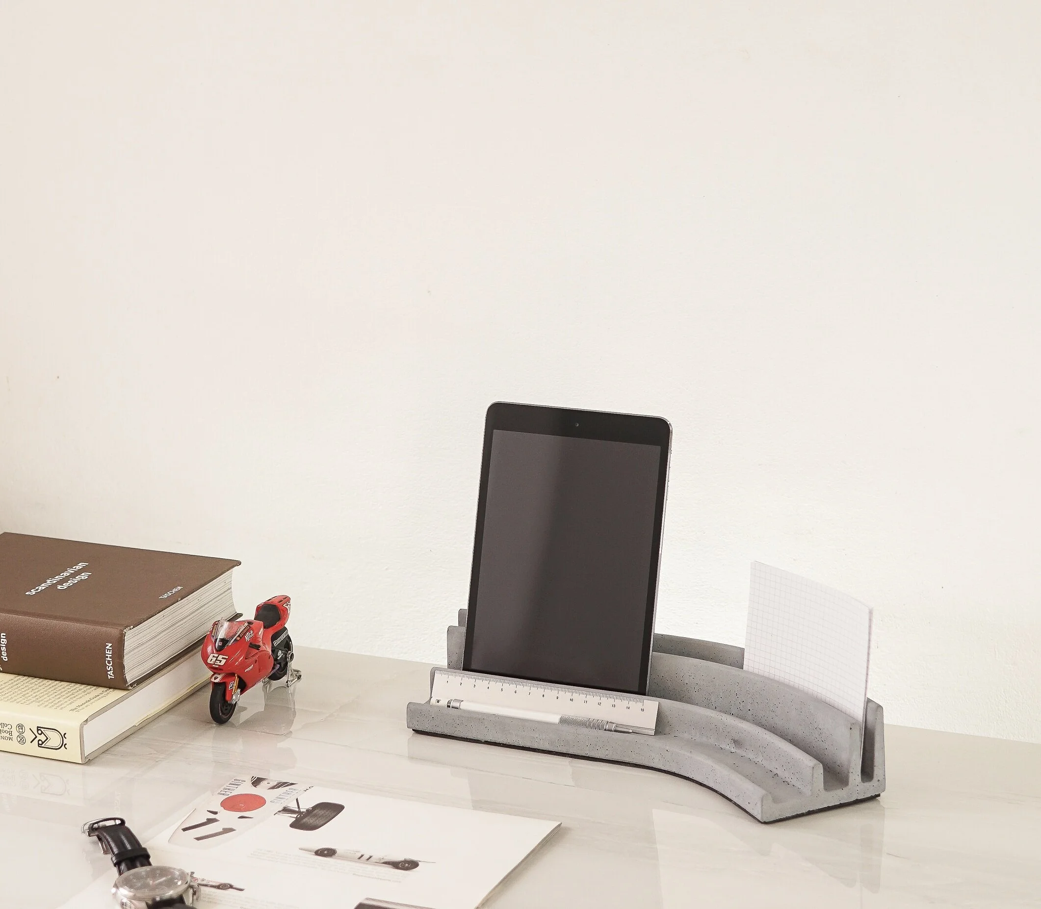 EXTRUDE DESK ORGANIZER SETTING (2).jpg