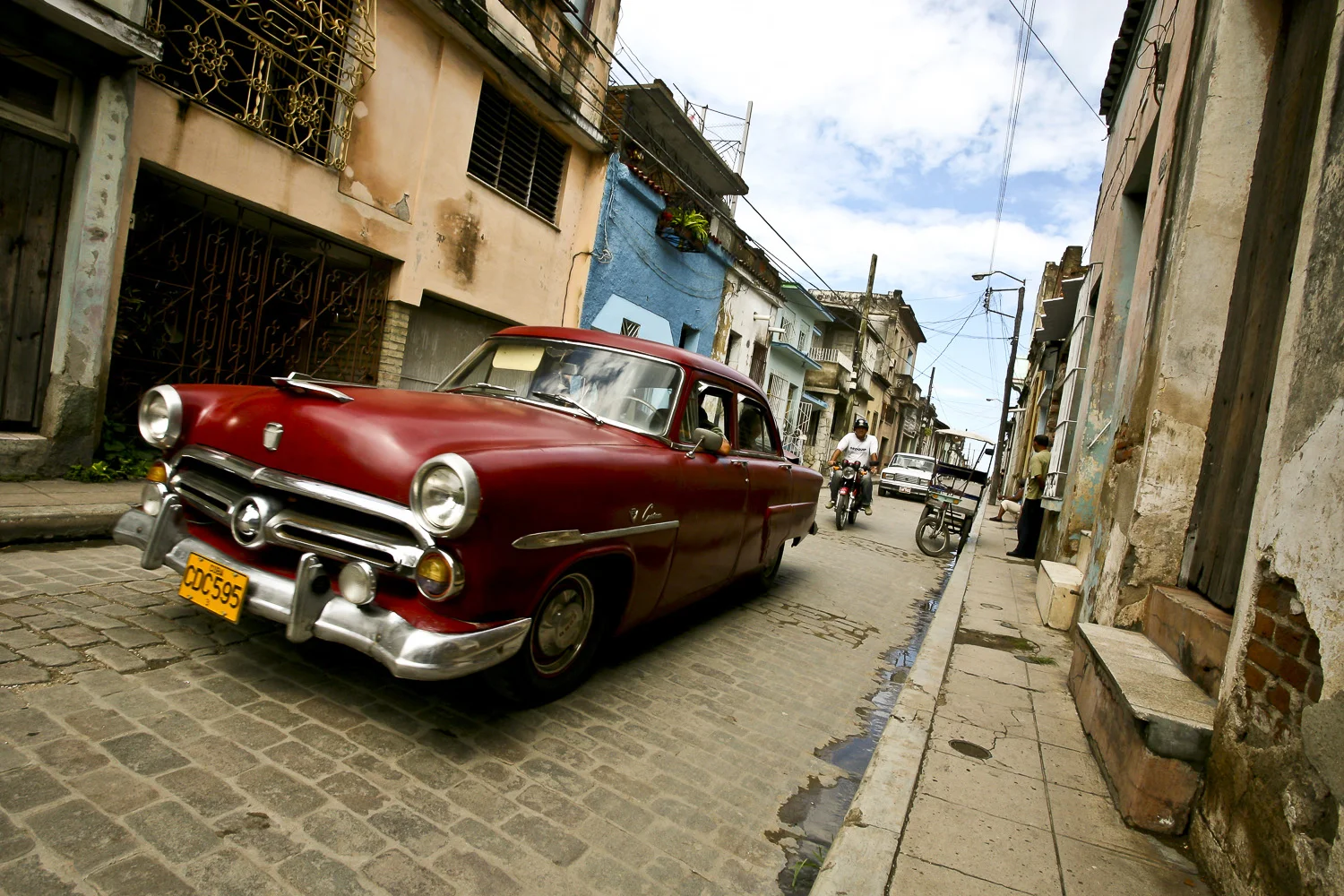 camaguey-Cuba-Old-Car-Photography-Marrero-1.jpg