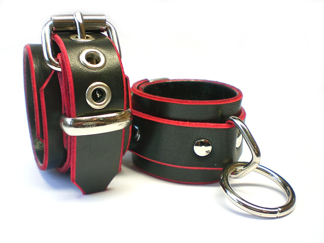 black w/red-trim