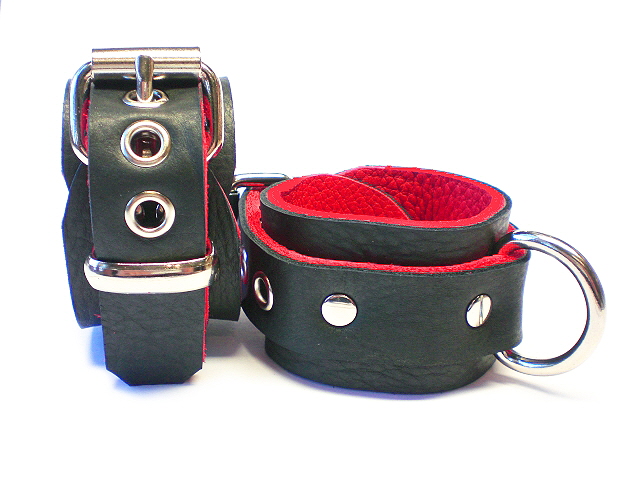 bison restraints shown w/plain keeper and standard buckles