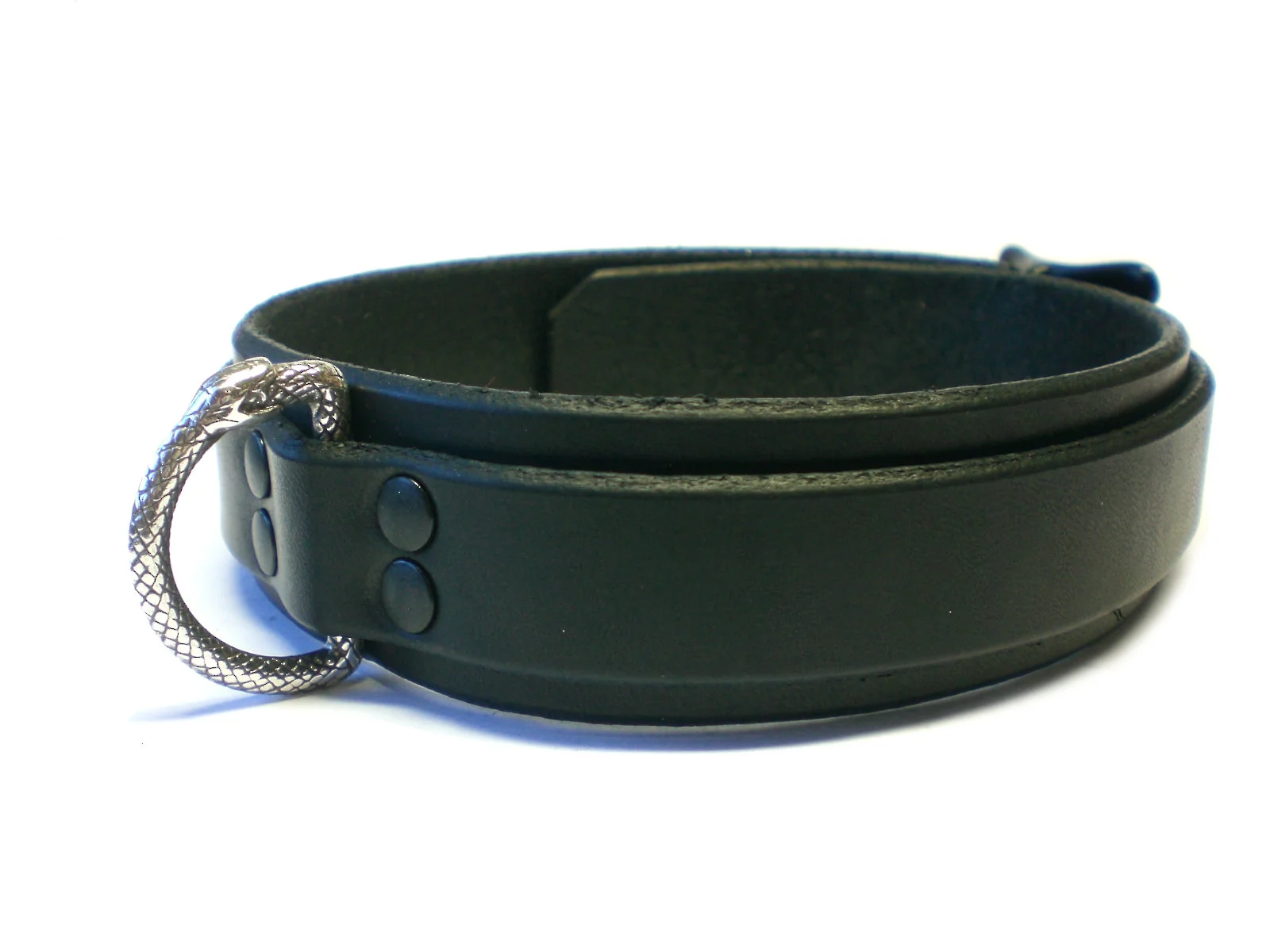 side view - black rivets, blk latigo
