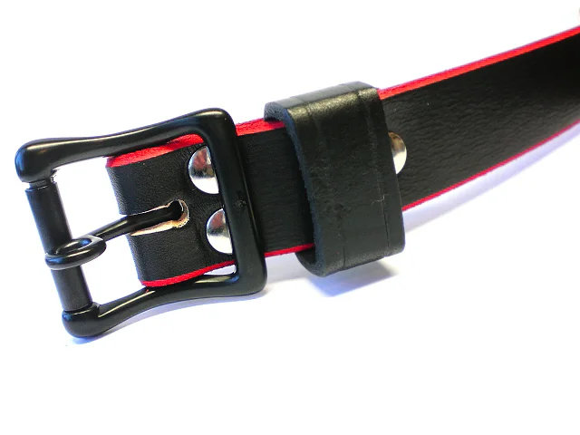 black lockable buckle - black leather keeper