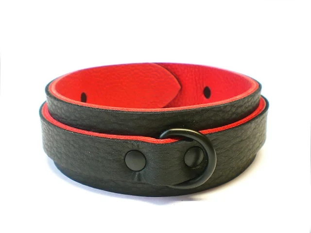 lockable bison leather bdsm collar with black dee ring and hardware