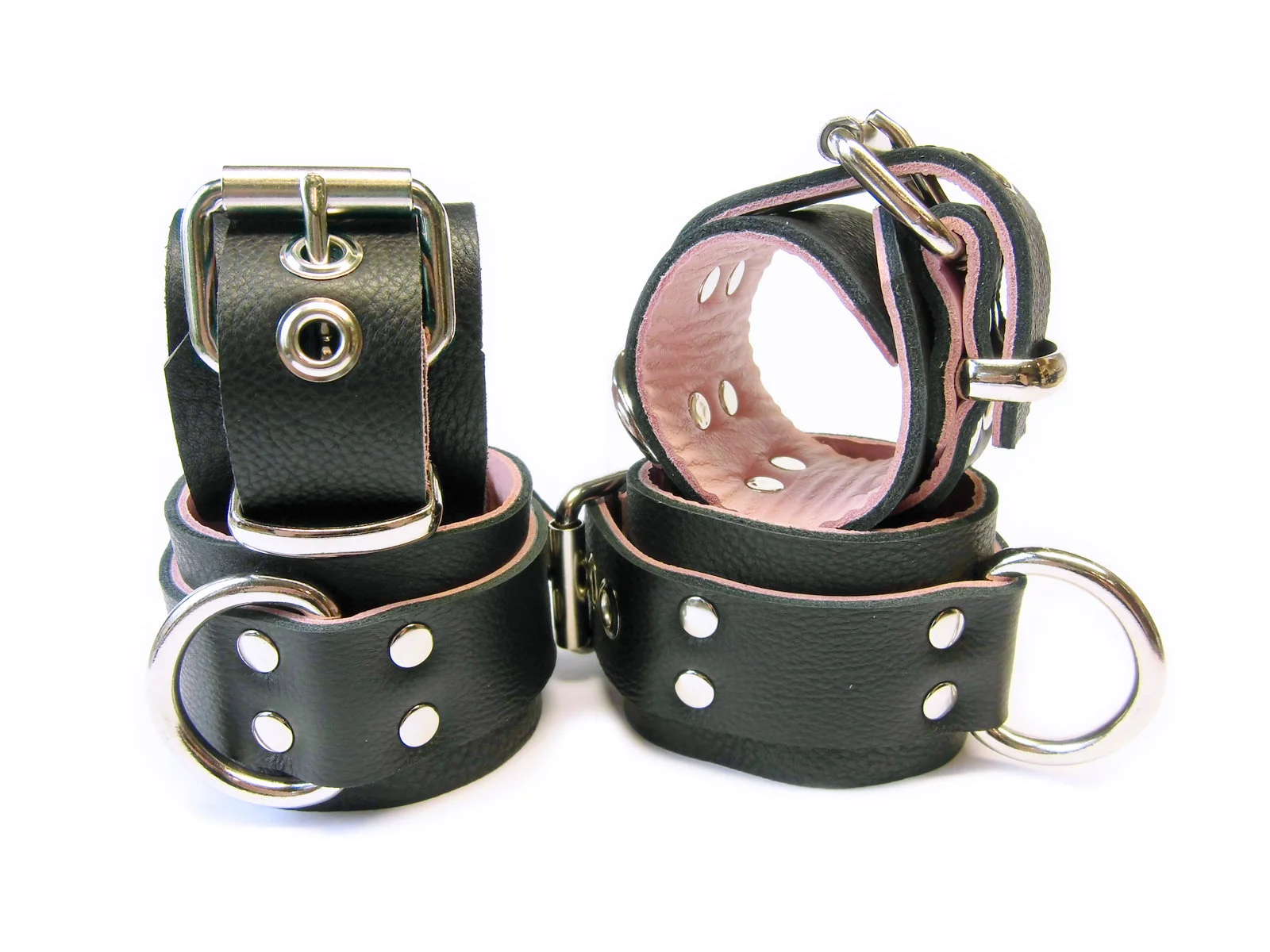 close-up of restraints