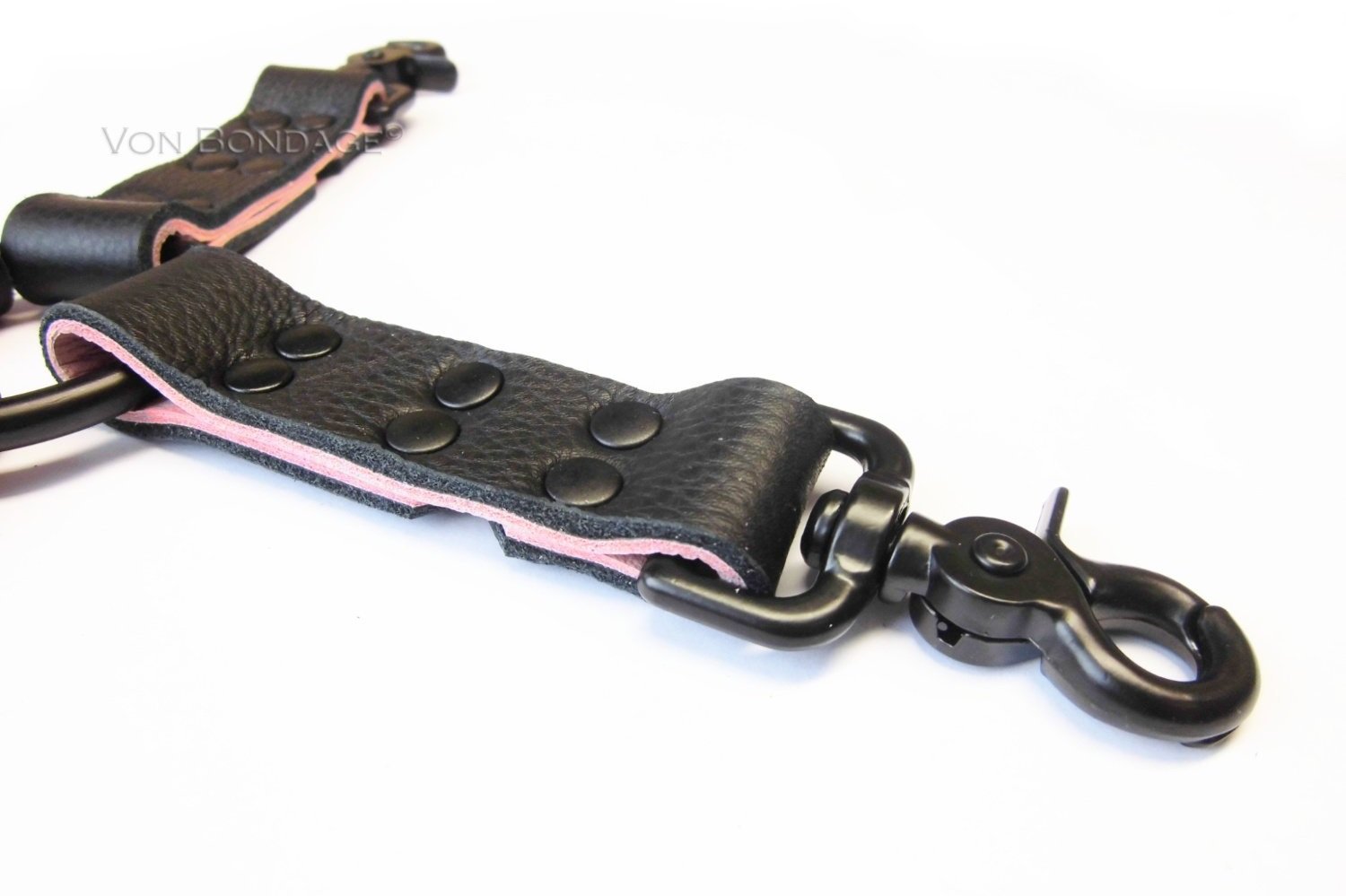 Hogtie Connector with scissor clip in Black and Pink Leather