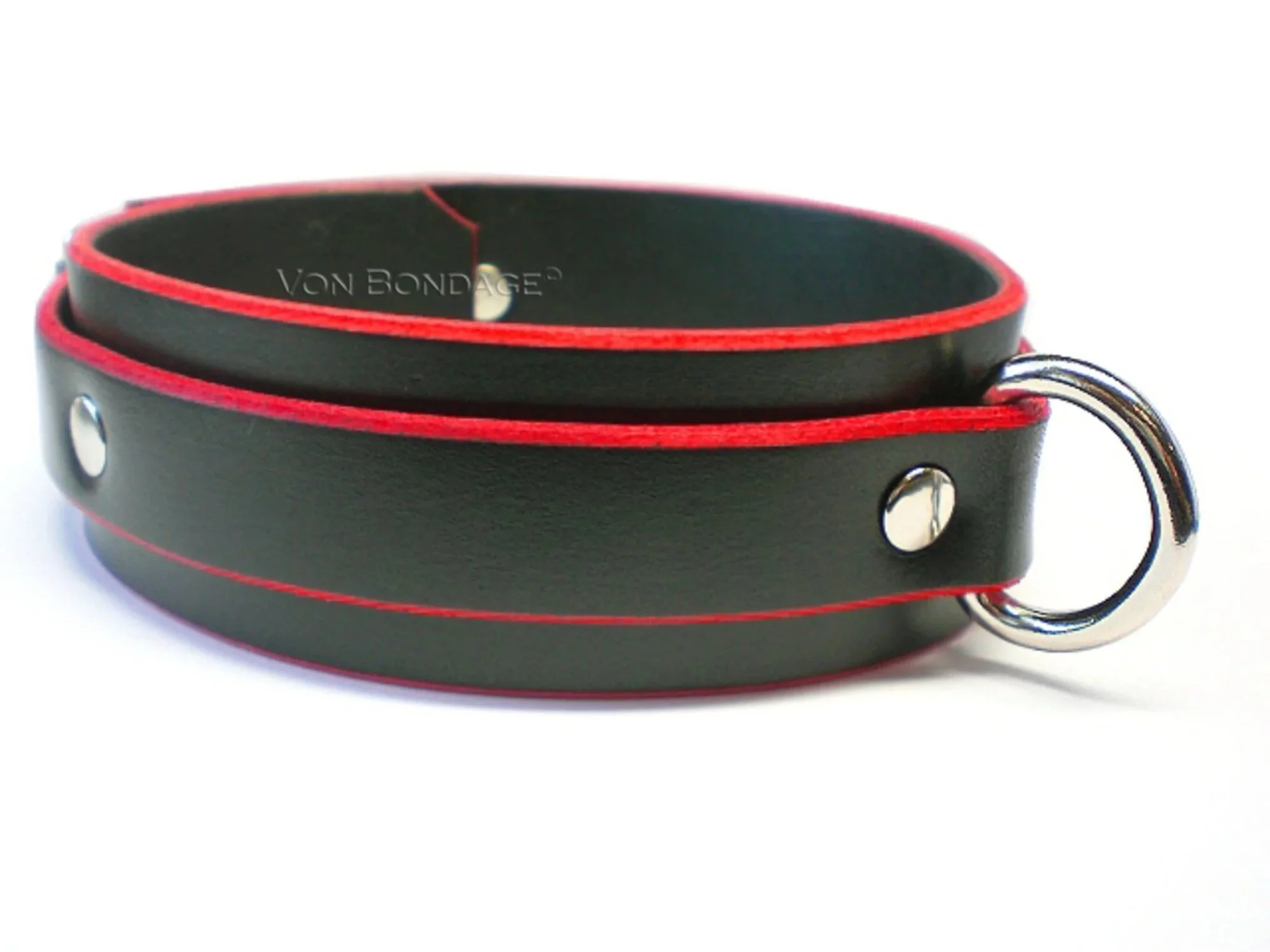 leather bdsm slave collar with small d ring in front lined in red edges