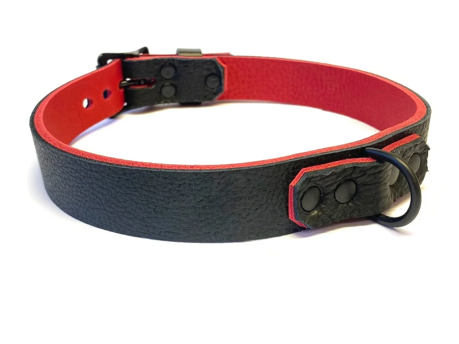 1+Black+Bison+Leather+bdsm+collar+lined+in+red+BUllhide+with+small+black+d-ring.jpg