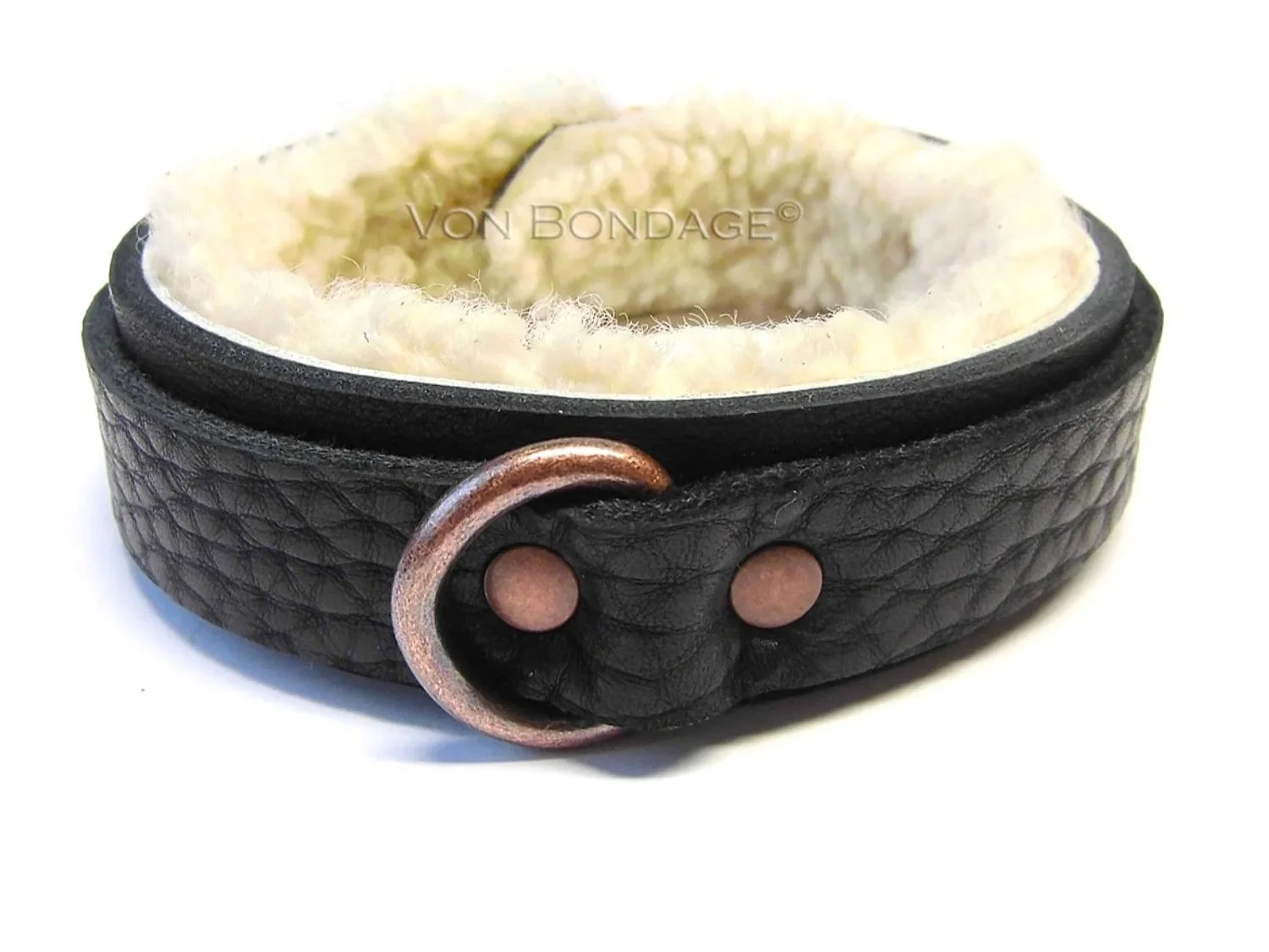 BDSM Collar lined in curly beige sheepskin fur with a copper d ring in front
