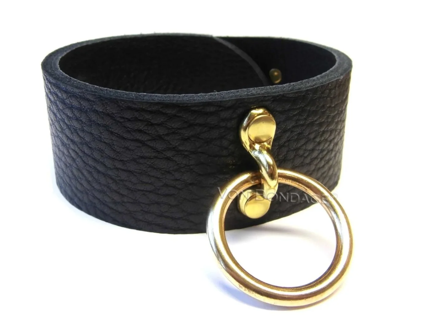 tall leather bondage collar with large brass o-ring in bullhide bison leather