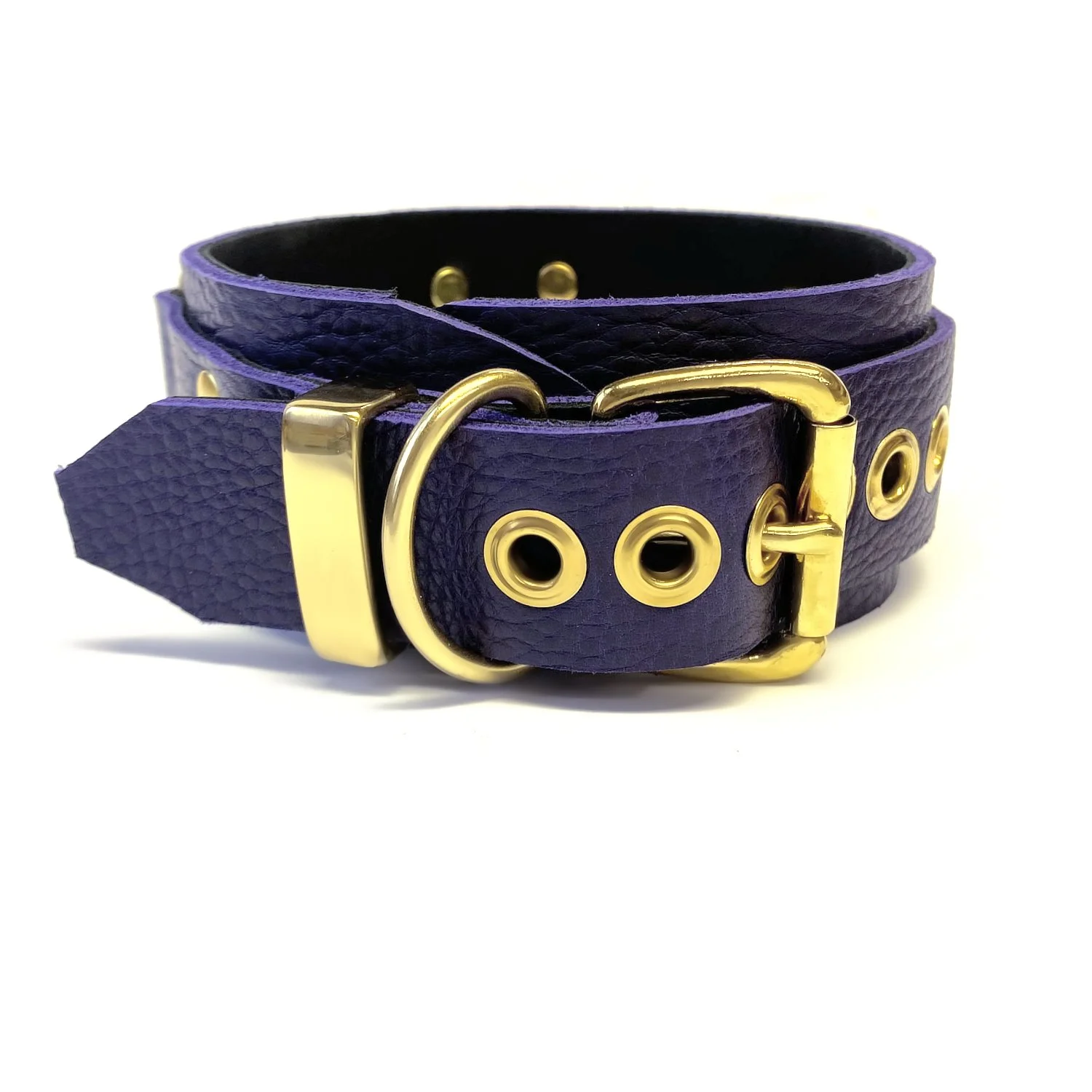 buckle view on indigo leather bondage collar