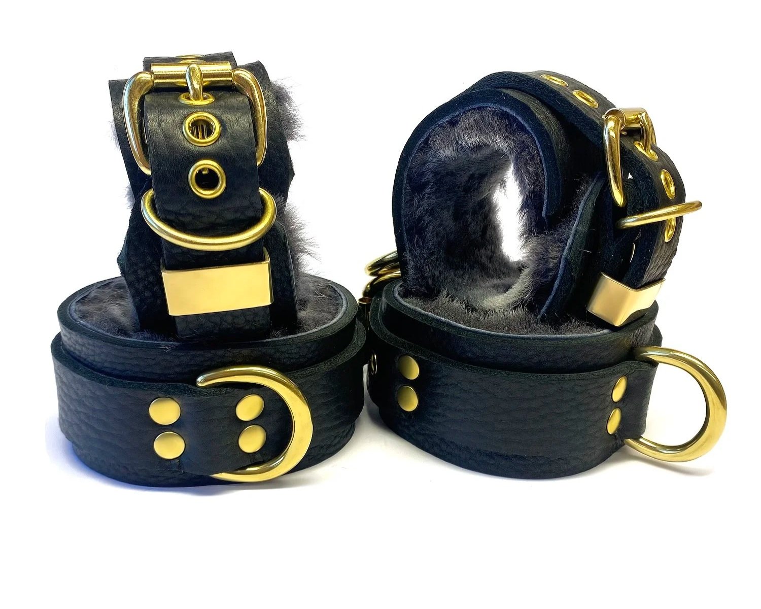 black leather Wrist & Ankle Restraints Bondage Set lined in gray Sheepskin Fur