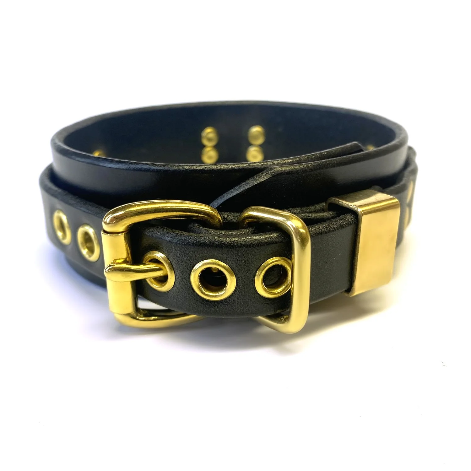 Black latigo leather bondage collar with brass rings standard buckle view