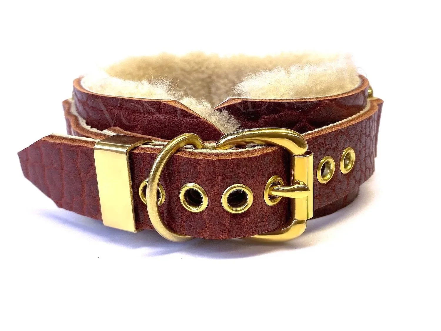 sheepskin lined bdsm collar with brass buckle