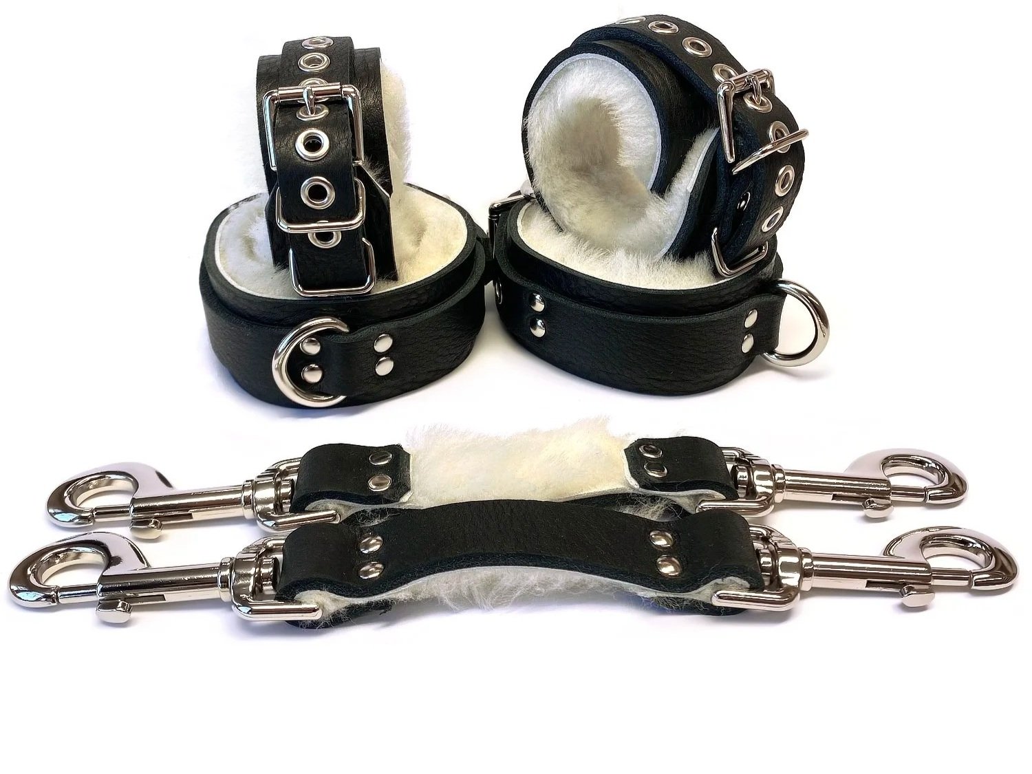 Lockable Restraints Set lined in White Sheepskin Fur