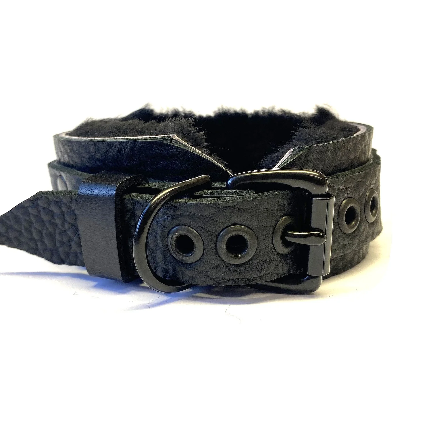 Standard non locking black buckle on bondage collar lined in sheepskin fur by von bondage