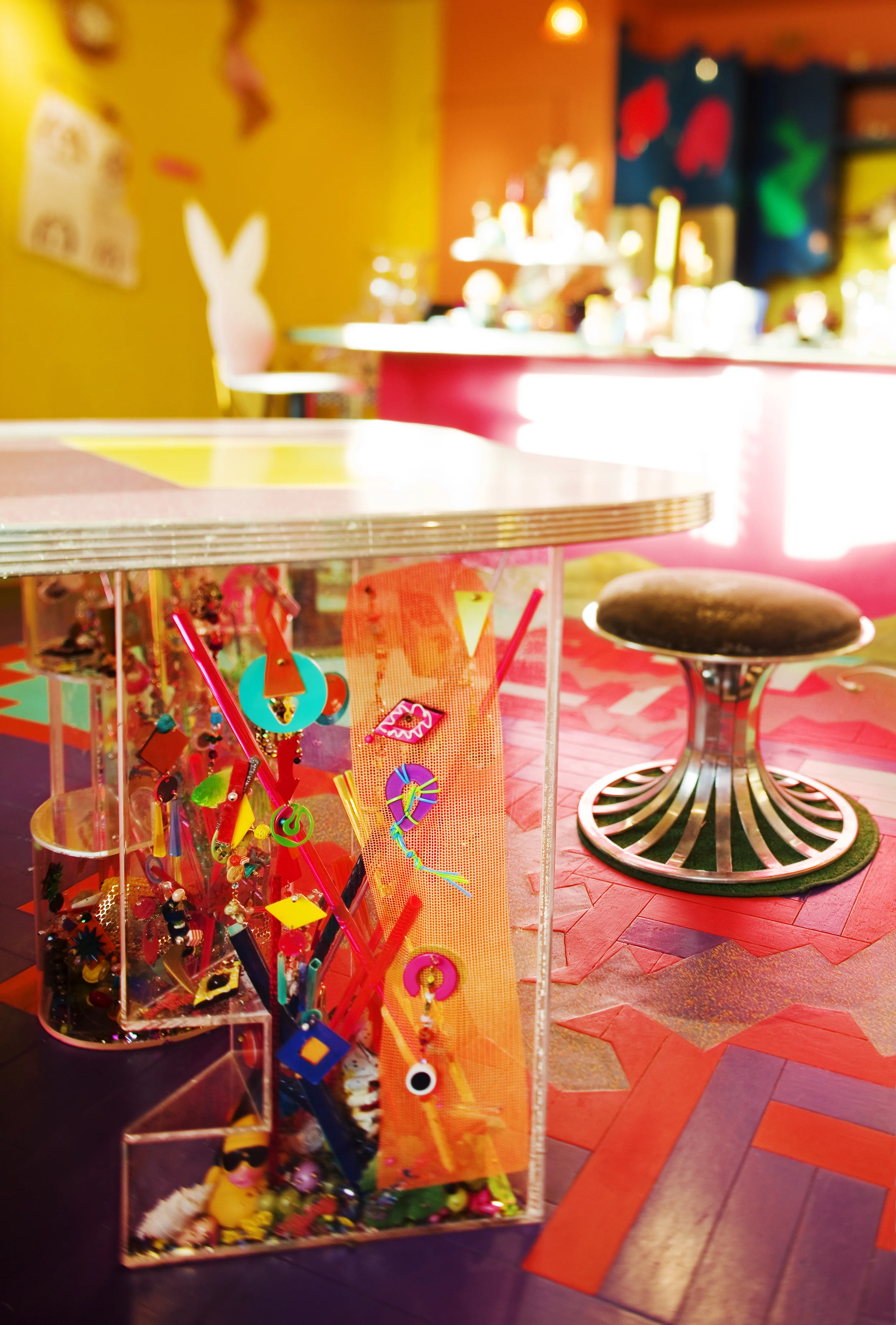 <SPAN STYLE="color:#fbfbfb; font-size: 10pt">Apryl Miller's Kitchen Table Legs</SPAN>
