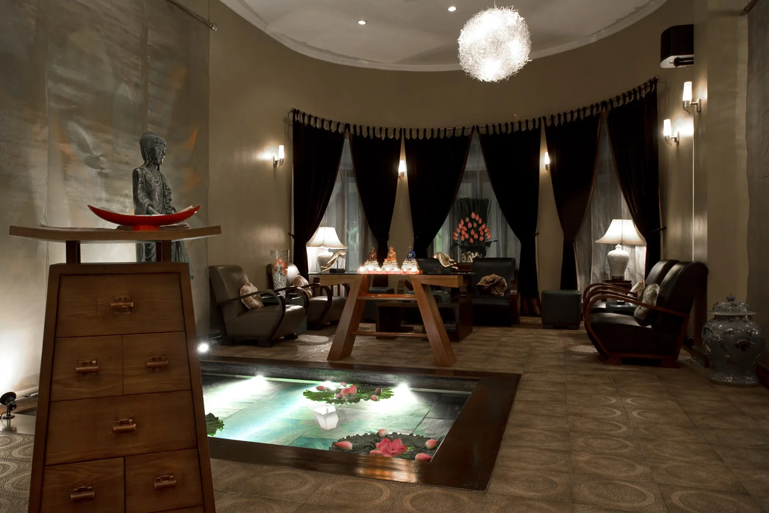 Vmanprasert-LotusLounge.jpg