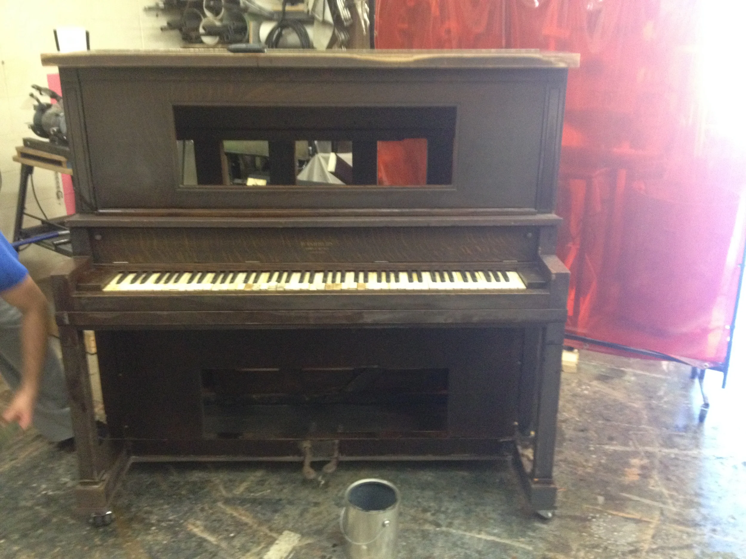  Piano after paint and its first furniture wood oil polish layer. 