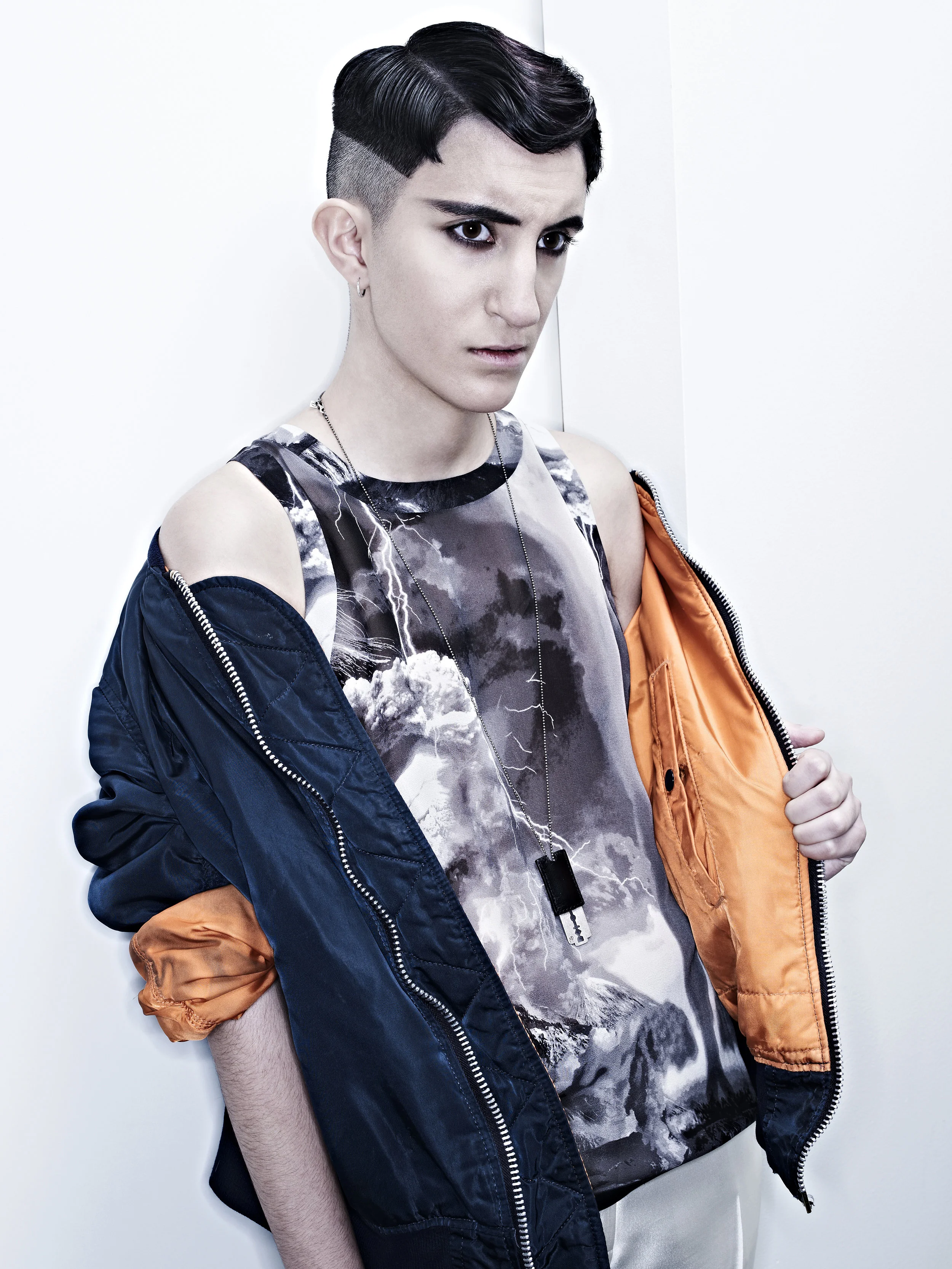 Hair: Fabio Amaral Makeup: Anna K Styling: Katarina Nordstöm Photo: Sam Lindh, Grafia. Special thanks to: Excellent edges by Carlstens.