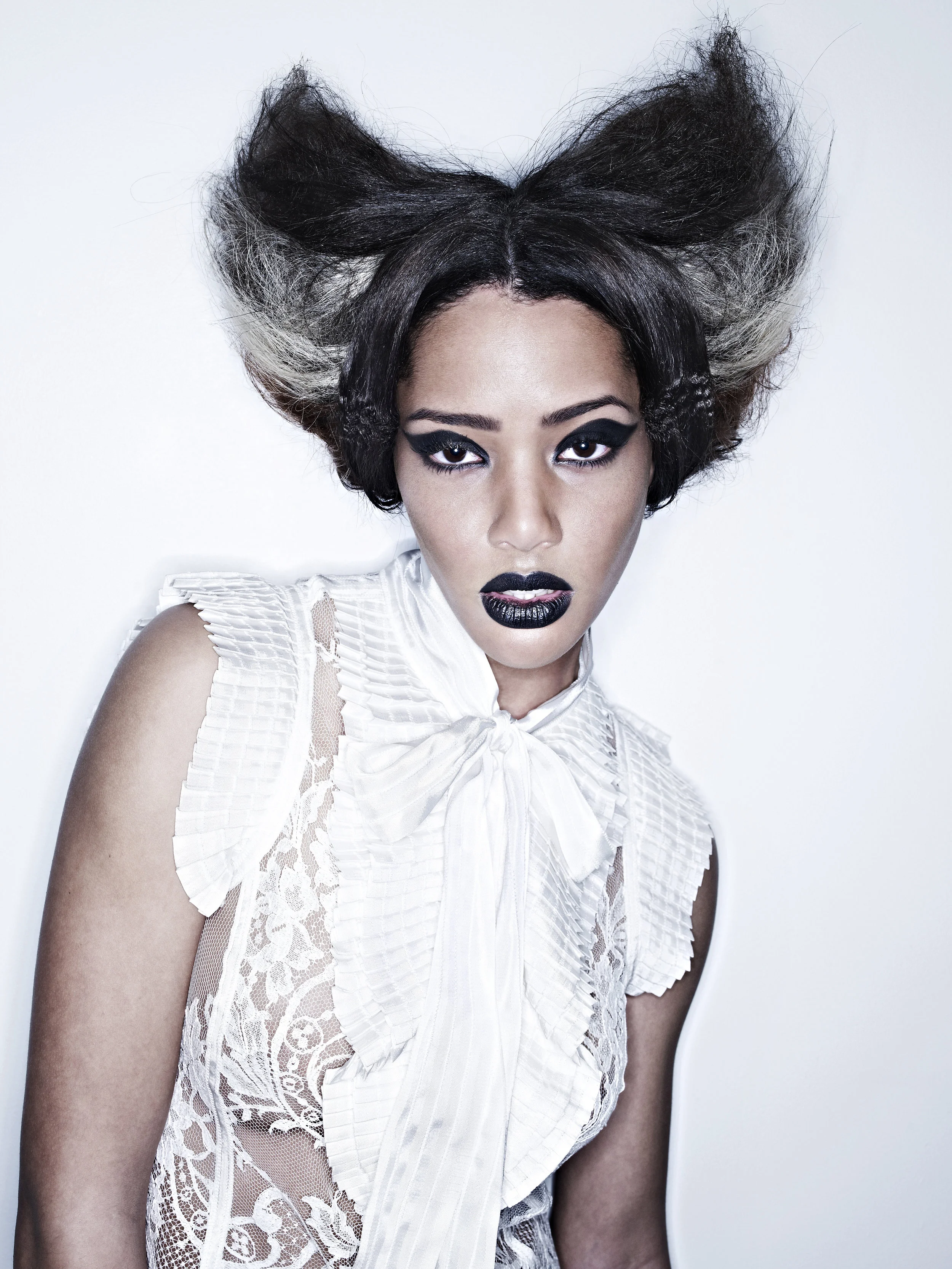 Hair:Fabio Amaral Makeup: Anna K Styling: Katarina Nordstöm Photo: Sam Lindh, Grafia. Special thanks to: Excellent edges by Carlstens.
