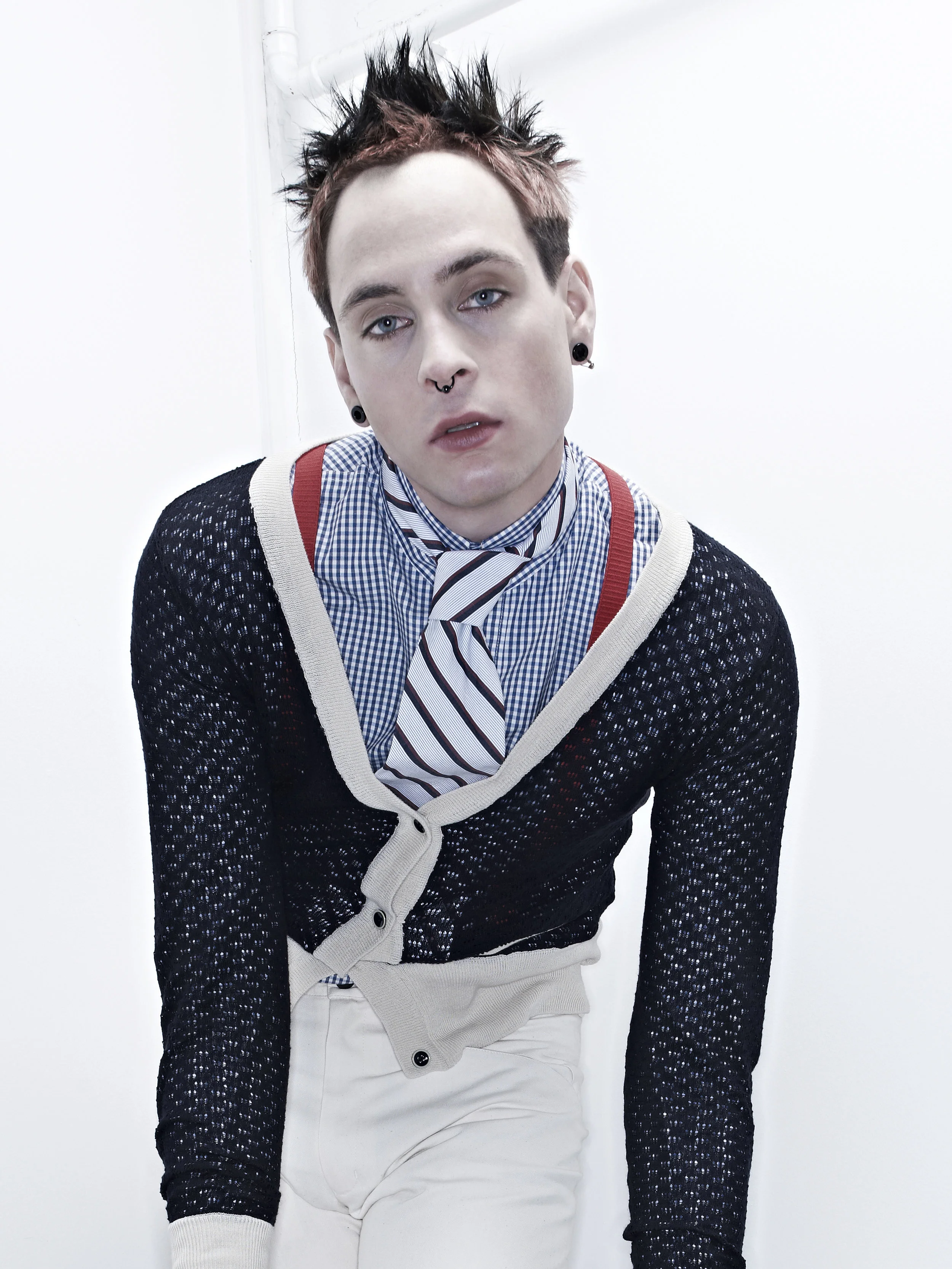 Hair: Fabio Amaral Makeup: Anna K Styling: Katarina Nordstöm Photo: Sam Lindh, Grafia. Special thanks to: Excellent edges by Carlstens.