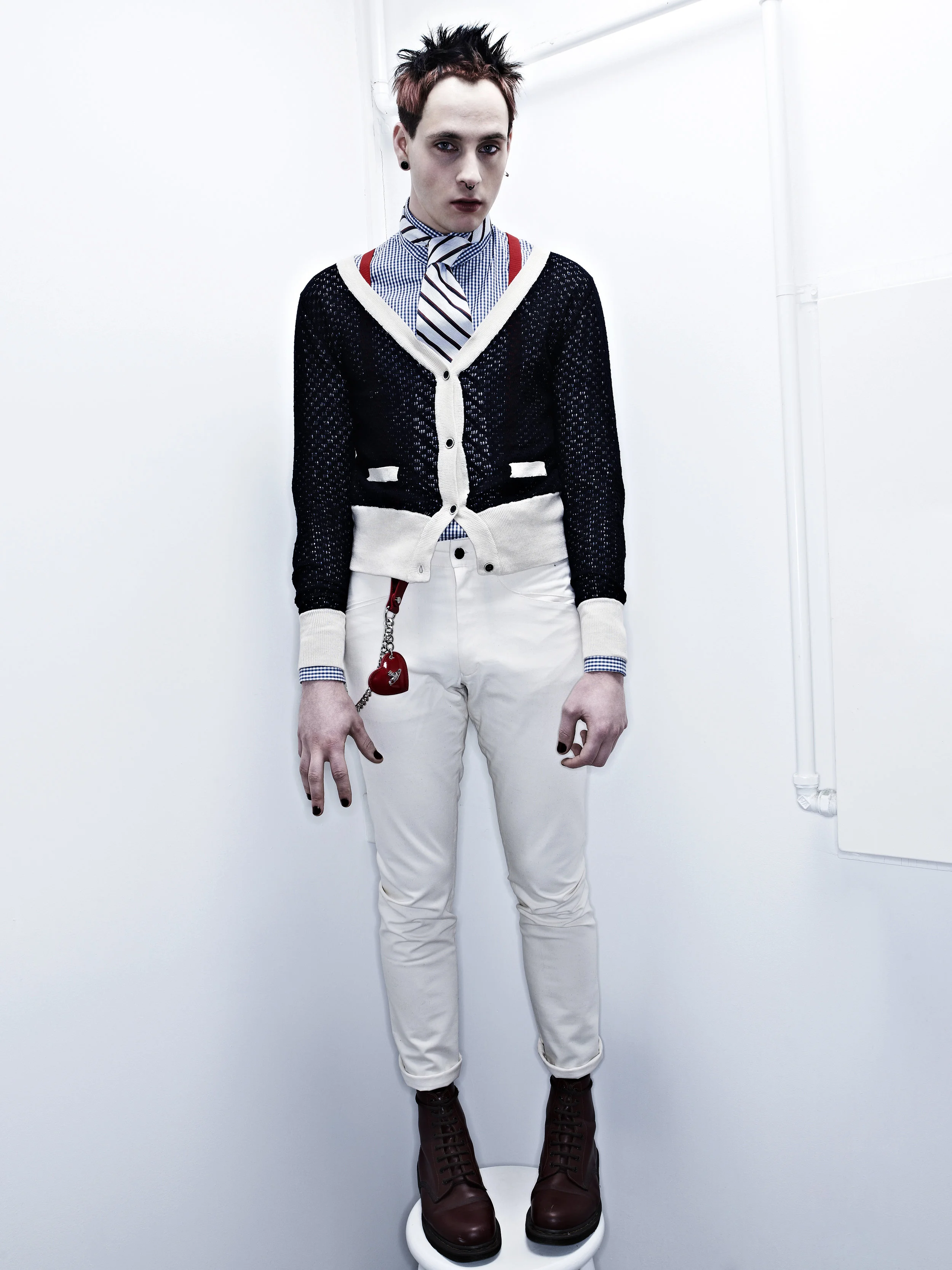 Hair: Fabio Amaral Makeup: Anna K Styling: Katarina Nordstöm Photo: Sam Lindh, Grafia. Special thanks to: Excellent edges by Carlstens.