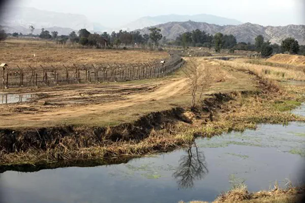 A view of agricultural land that was de-mined by the Indian army at Palaanwala, India on the India-Pakistan Line of Control in 2010. | Photo courtesy of VAMAN, via militaryphotos.net