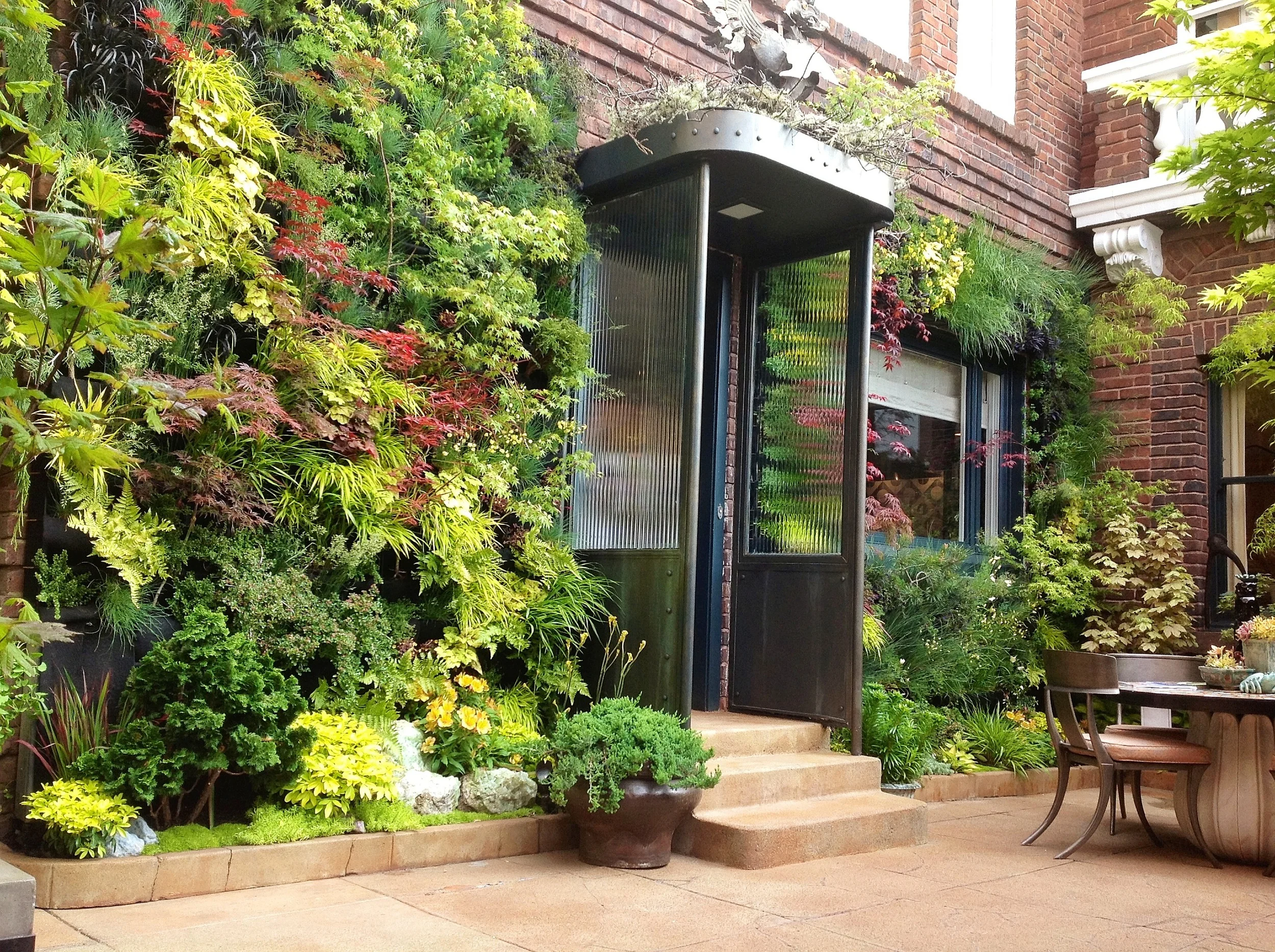 5- Kitchen Entry Wall.jpg