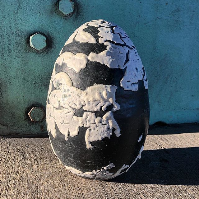 Three days late but better than never. This one is called: solar.plays.frame.

#streetart #ceramics #industrial #concept #egg #hideandseek #freeway