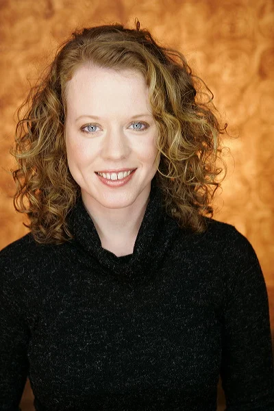 Holli Hutson Headshot.jpg