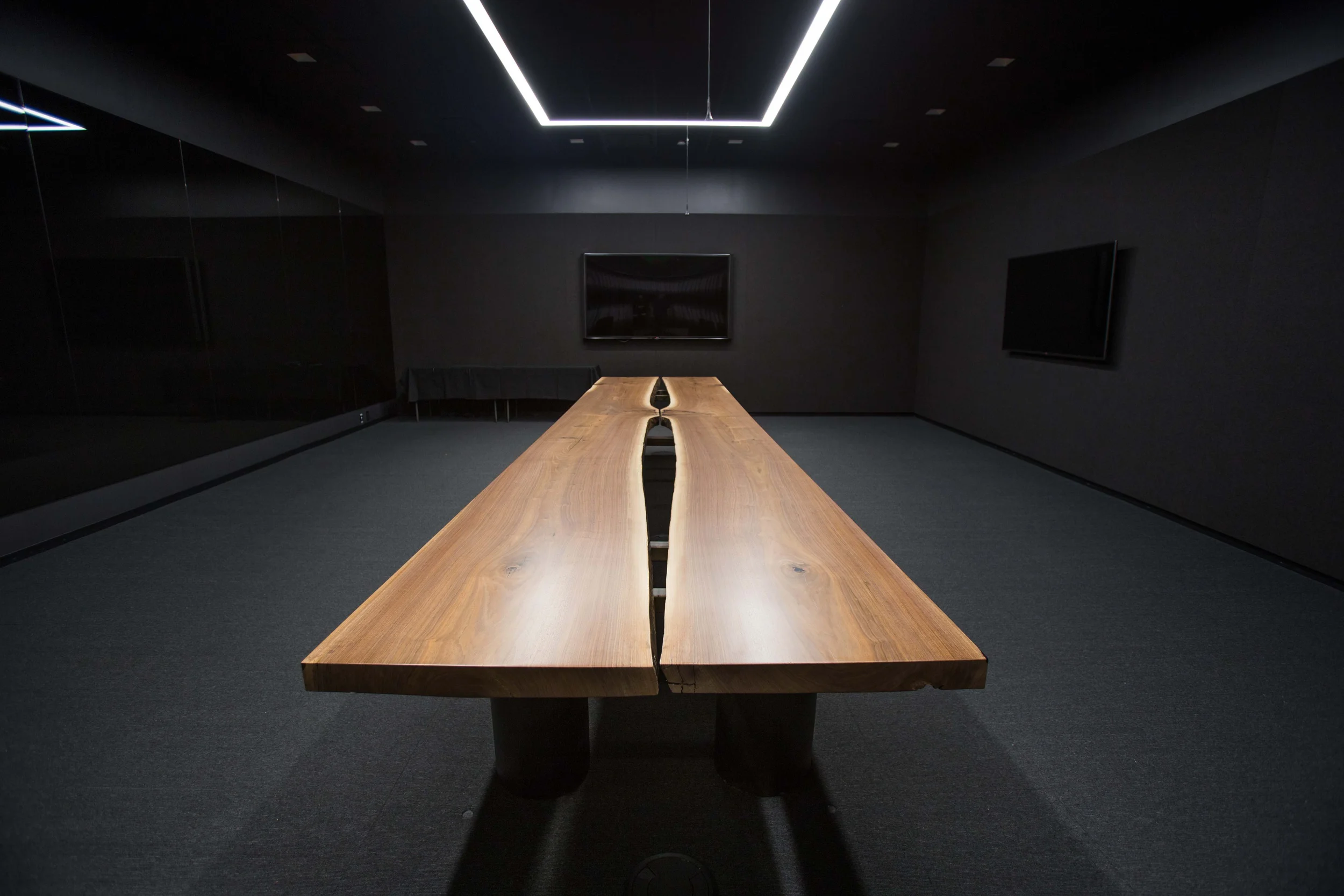 conferencetable2.jpg