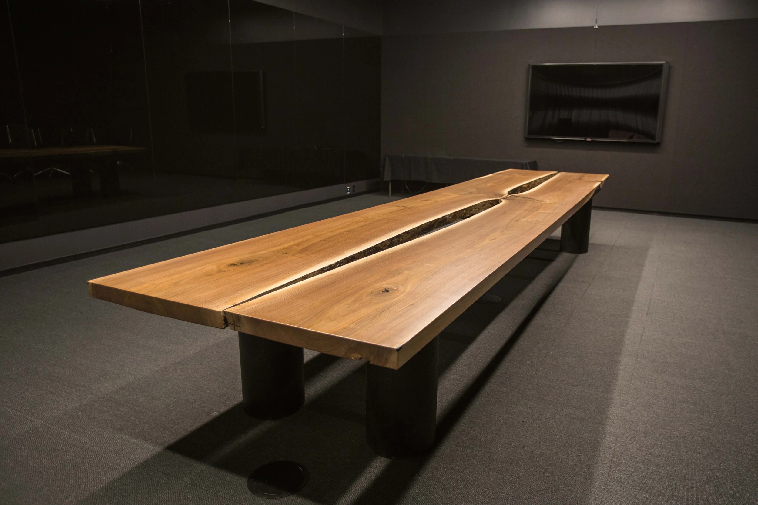 conferencetable1.jpg