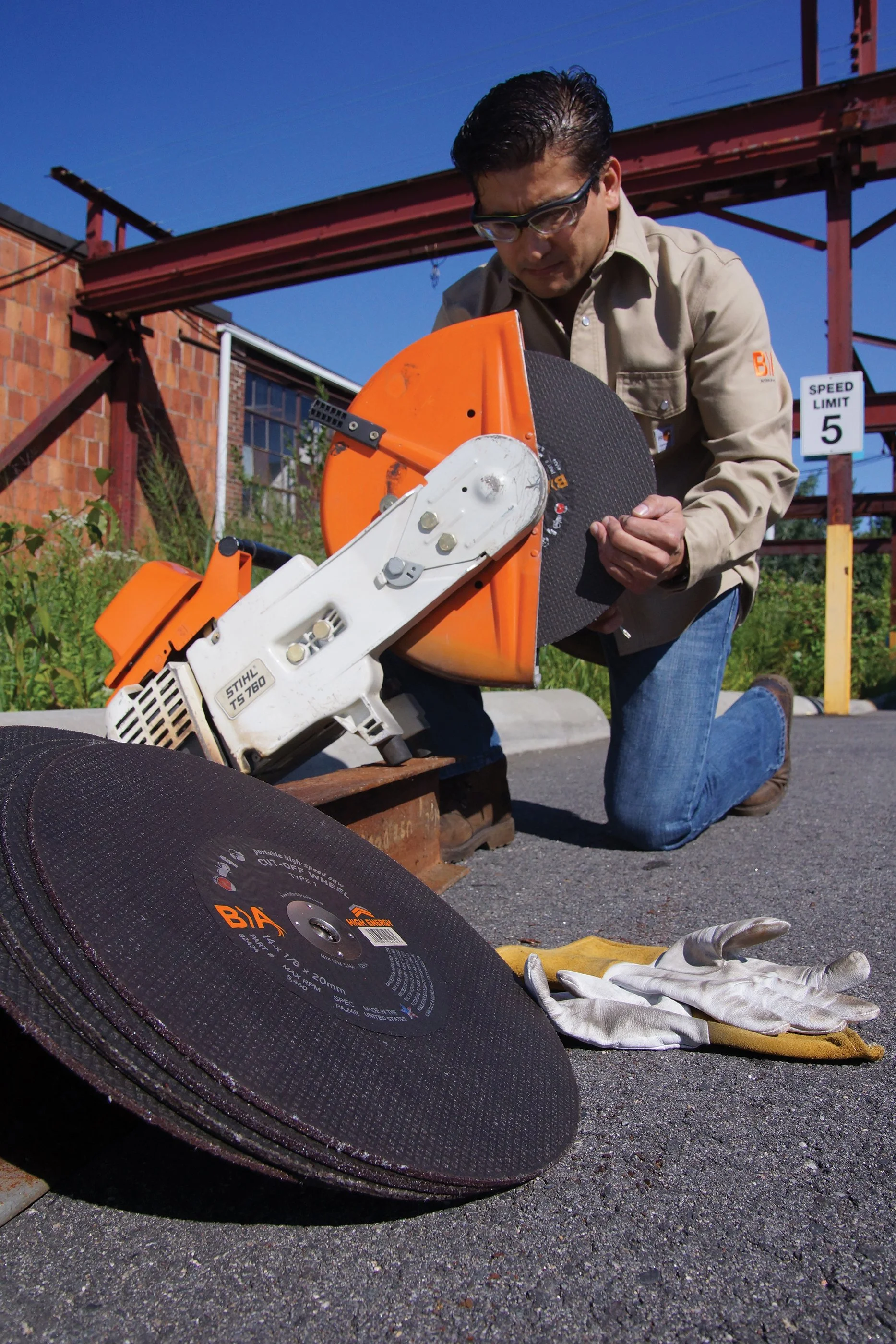 Bullard_T1_Cut_Off_Wheel_Gas_Saw_Action.jpg