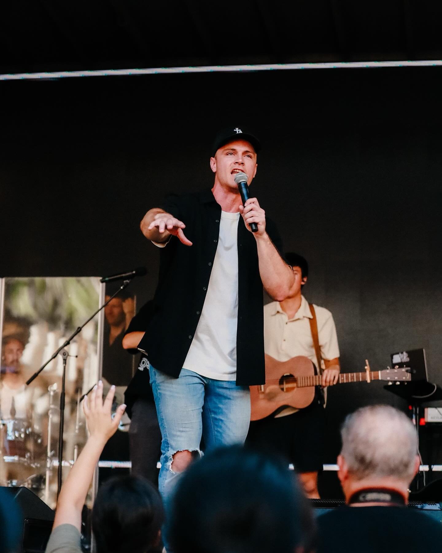 We are so excited to announce that we will have @rossjohnstonn with us for the final session of OV YTH Conference 2024! This session is on Sunday, June 23rd at 7pm and it will be open to everyone. So invite your parents and bring people to the house 
