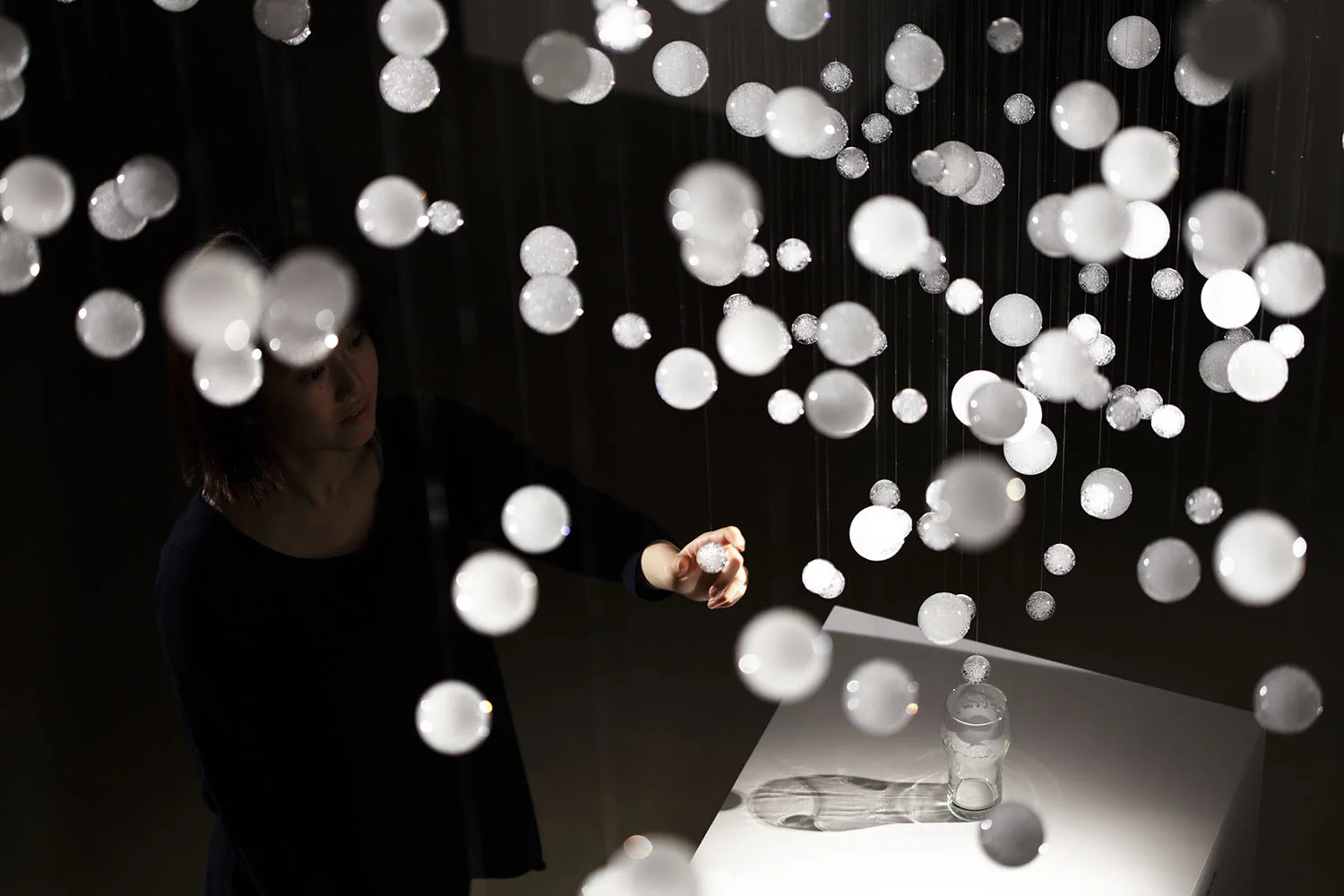3_emmanuelle_moureaux_sparkling_bubbles.jpg