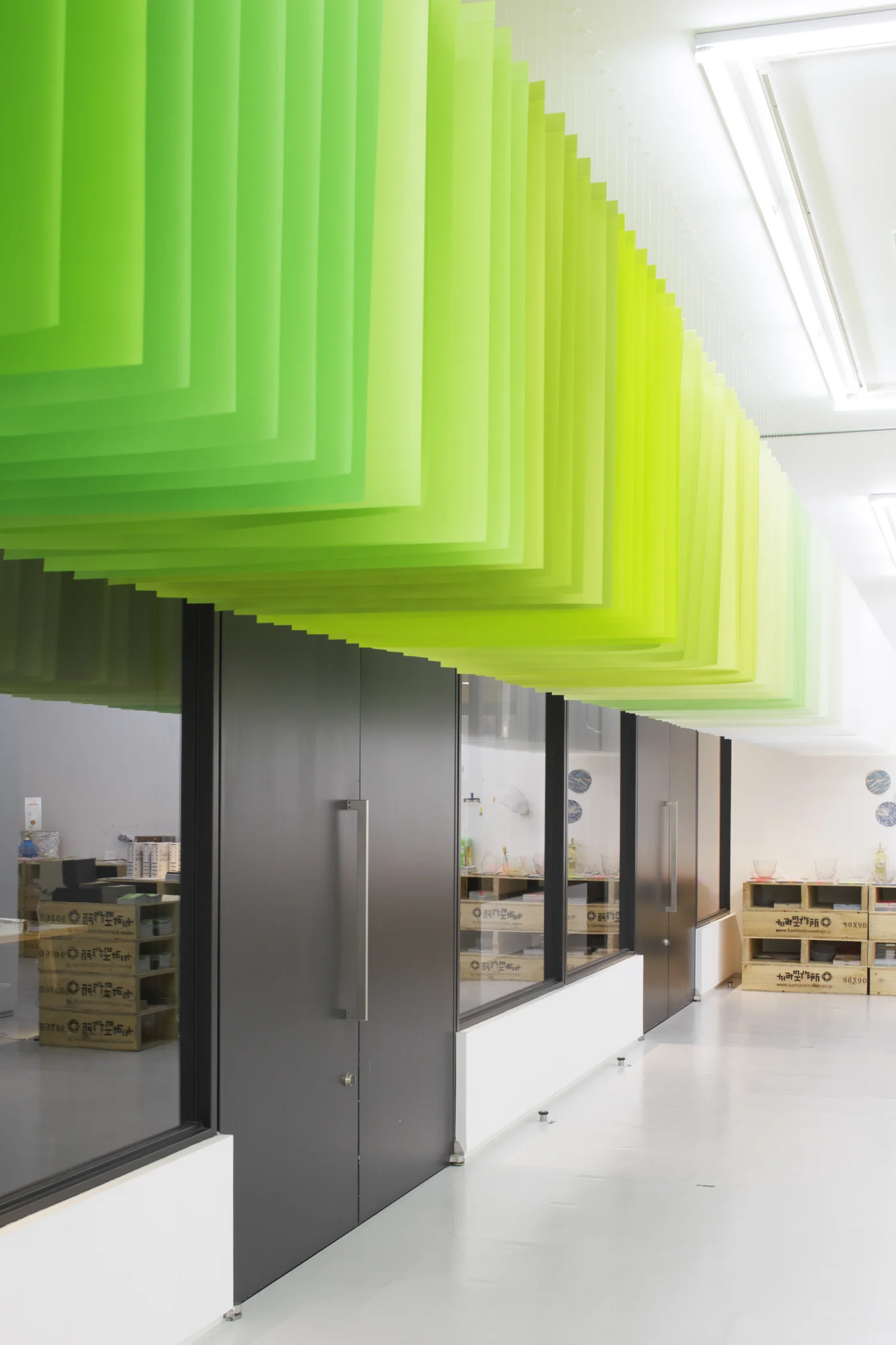 3_emmanuelle_moureaux_paper_game_center.jpg