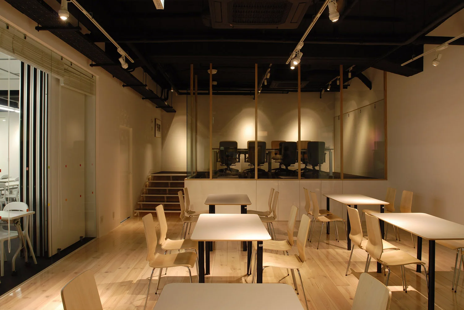 5_emmanuelle_moureaux_ABC_ground.jpg
